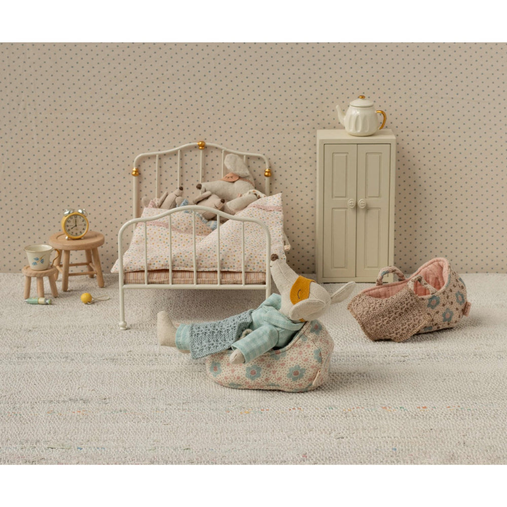 Køb Maileg Babylift, Baby Mus - Rosa
