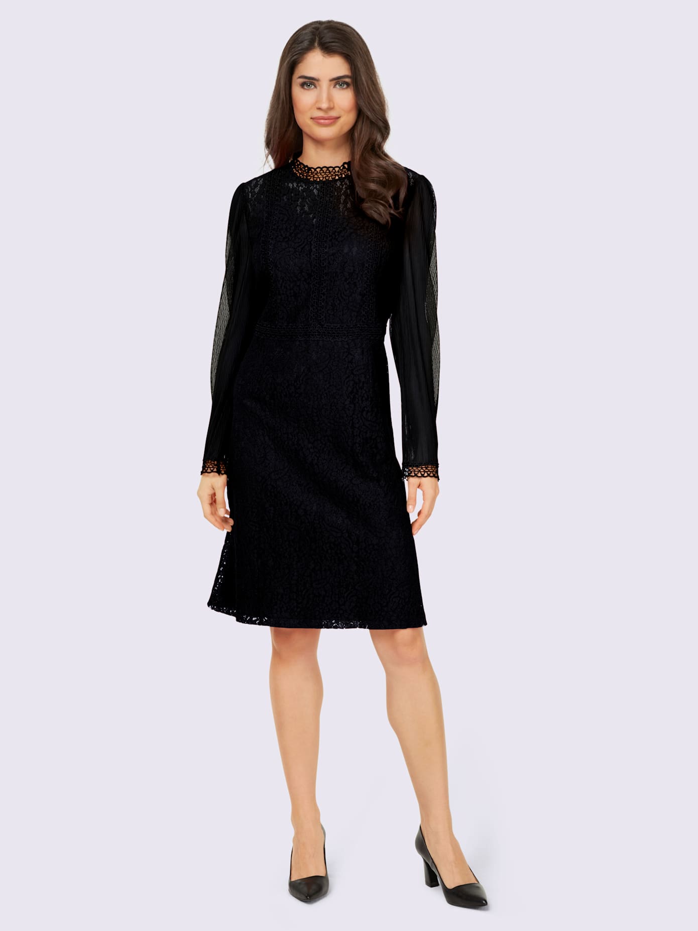 Robe en dentelle manches de qualité plissée