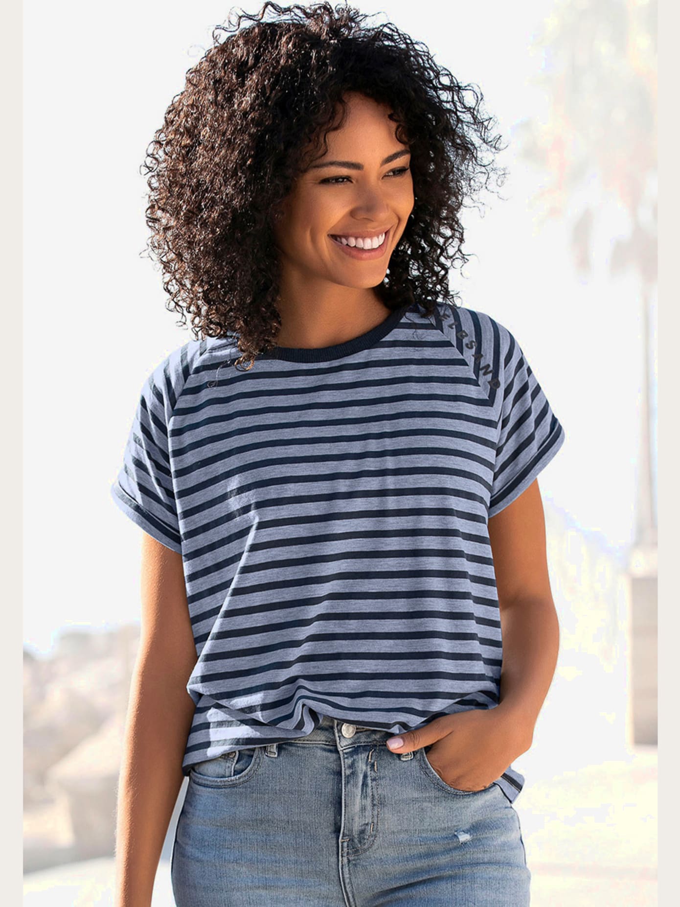 T-shirt à manches courtes encolure ronde avec bord-côtes ouverts