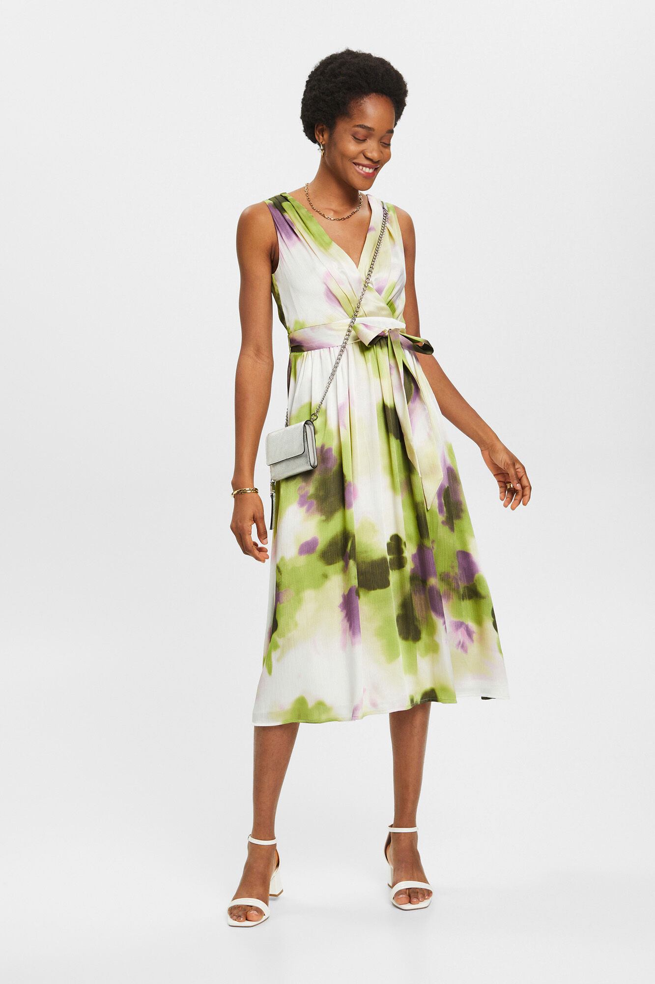 Vestido midi com estampa floral - Estampa verde