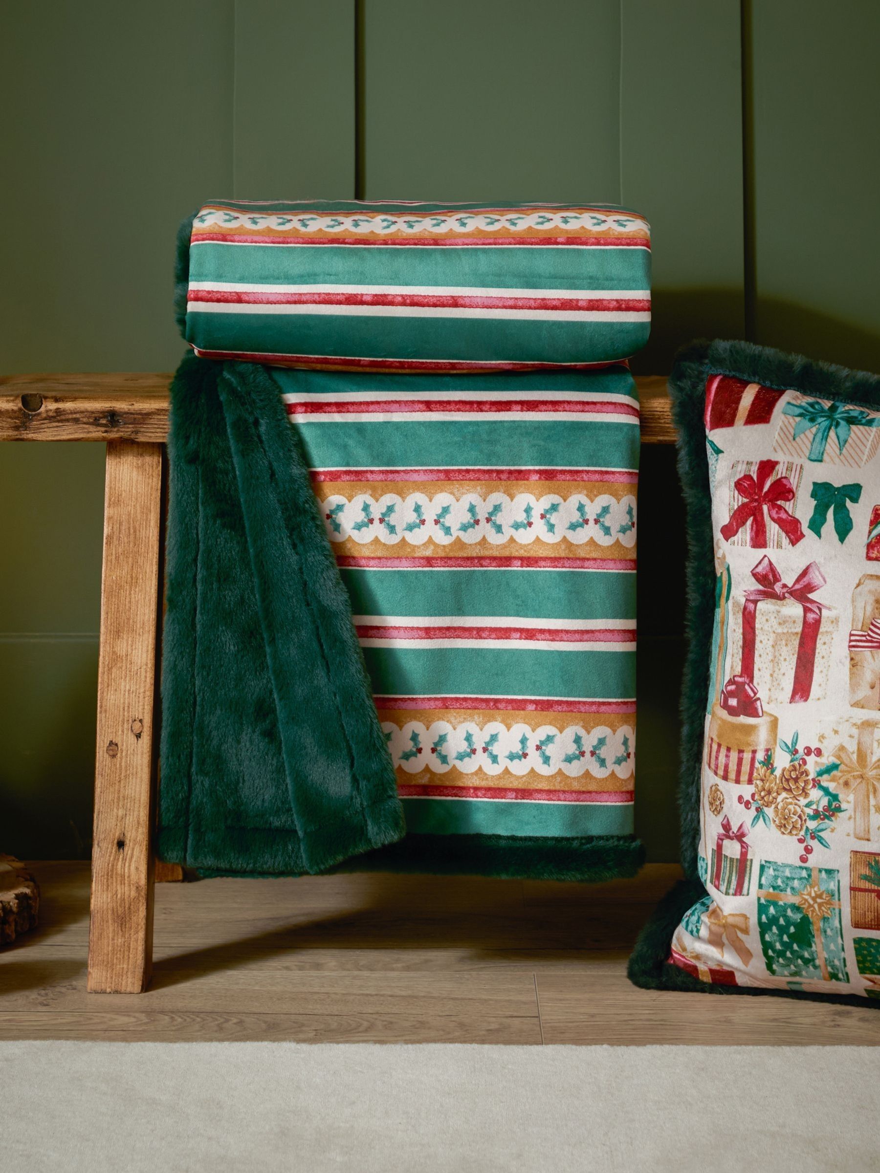 Furn Christmas All Wrapped Up Faux Fur Throw
