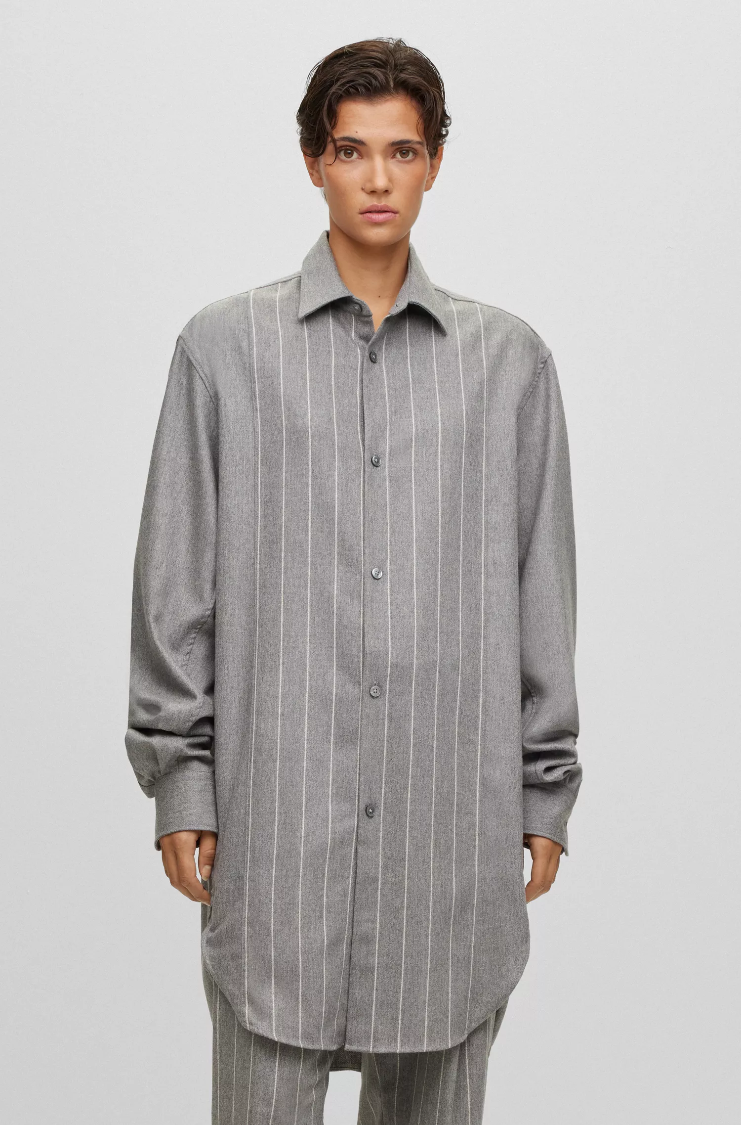 Camisa BOSS preta unissex em flanela mesclada de lã e cashmere.
