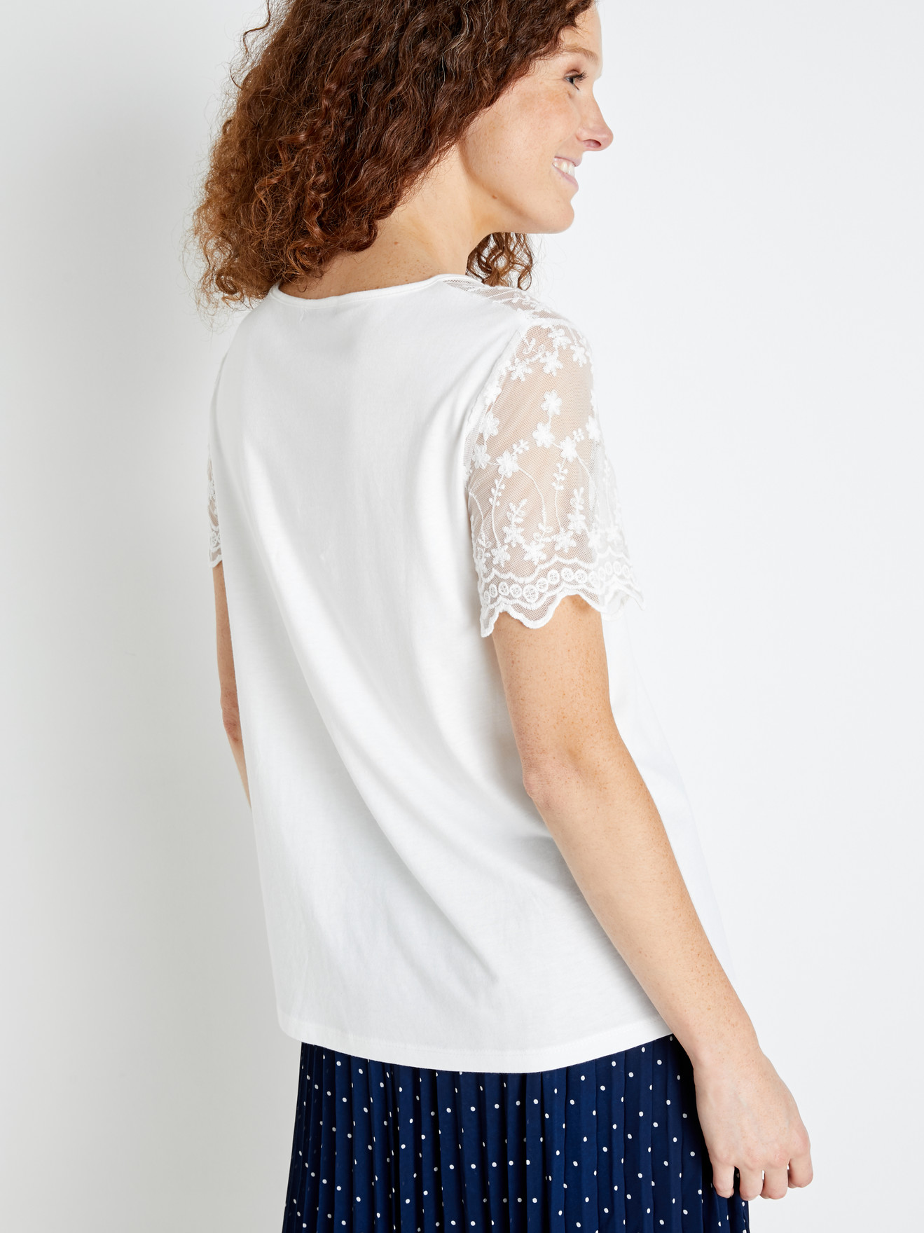 Tee-shirt raffiné, avec résille brodée
