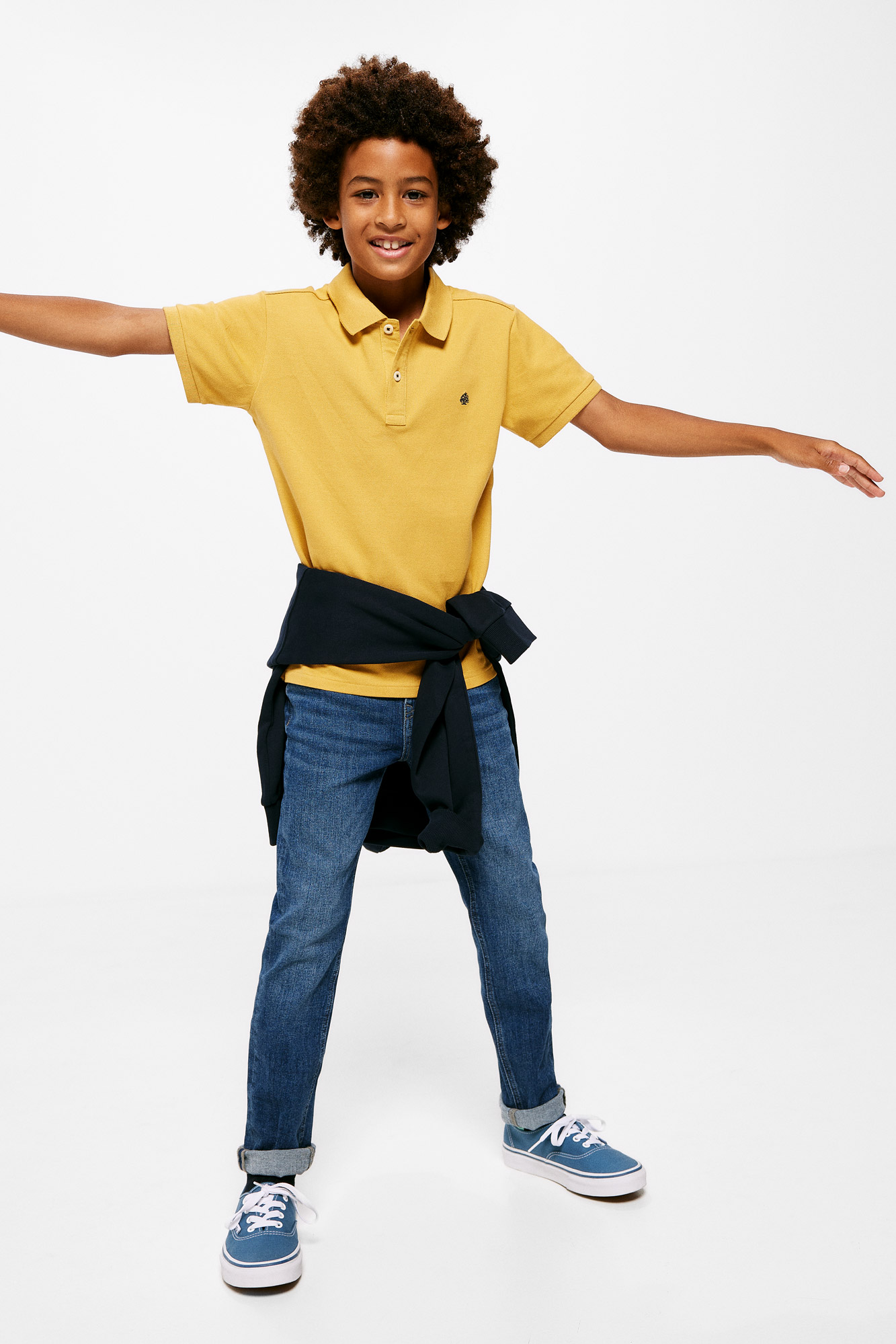 Camisa polo básica com logotipo para meninos