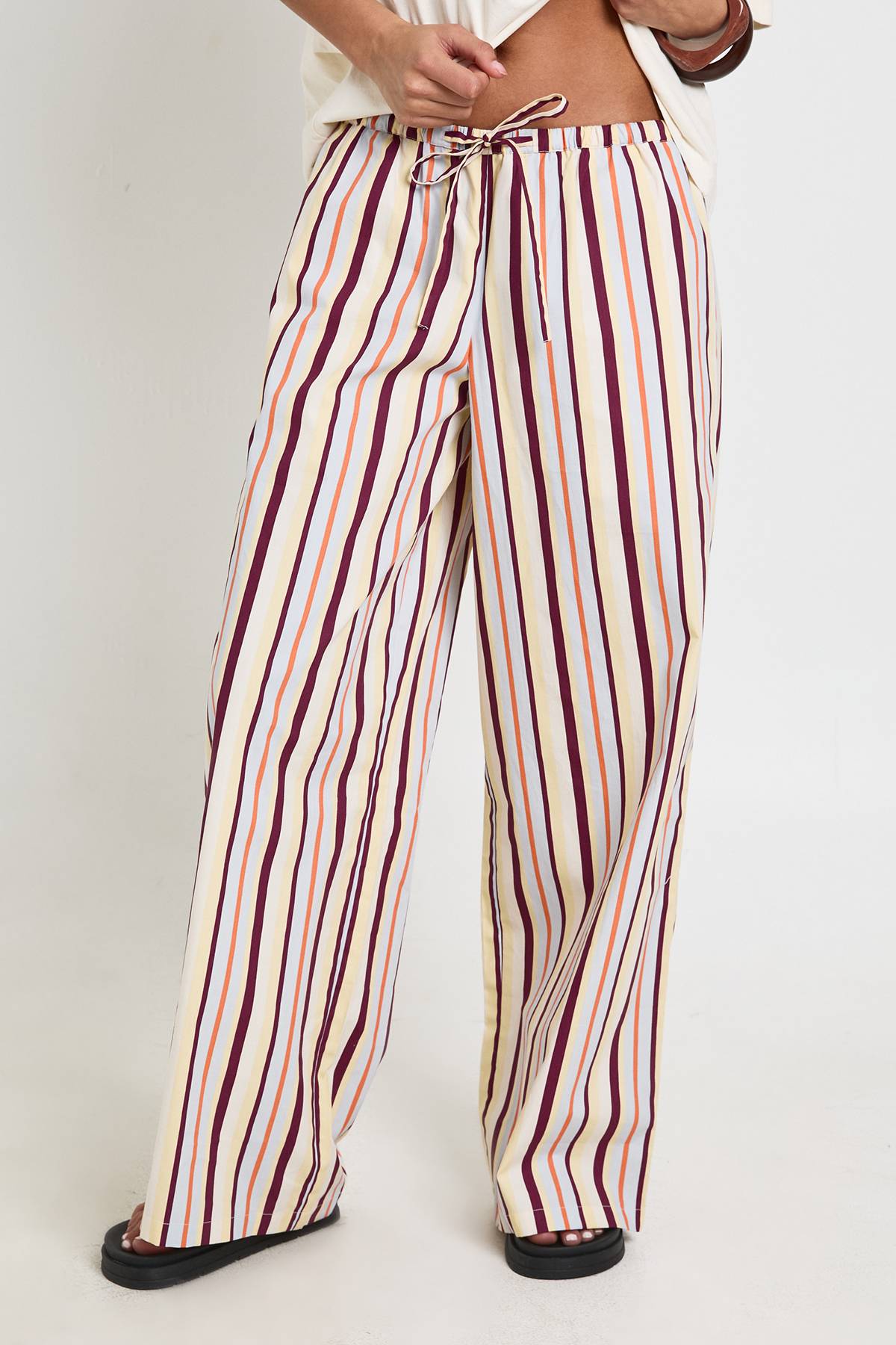 boohoo Pantalon Large En Popeline À Cordon De Serrage