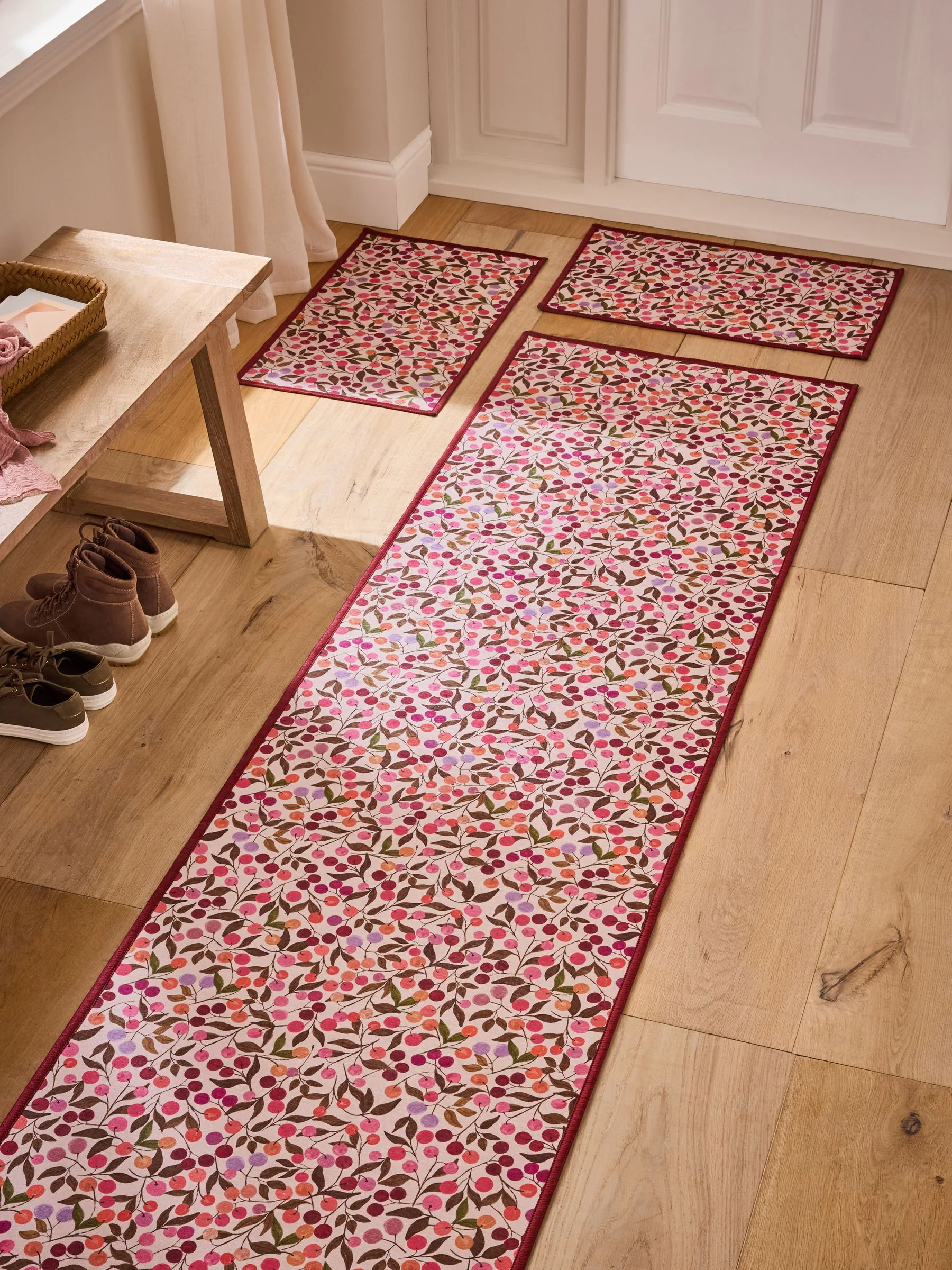 Washable Seasonal Berries Runner