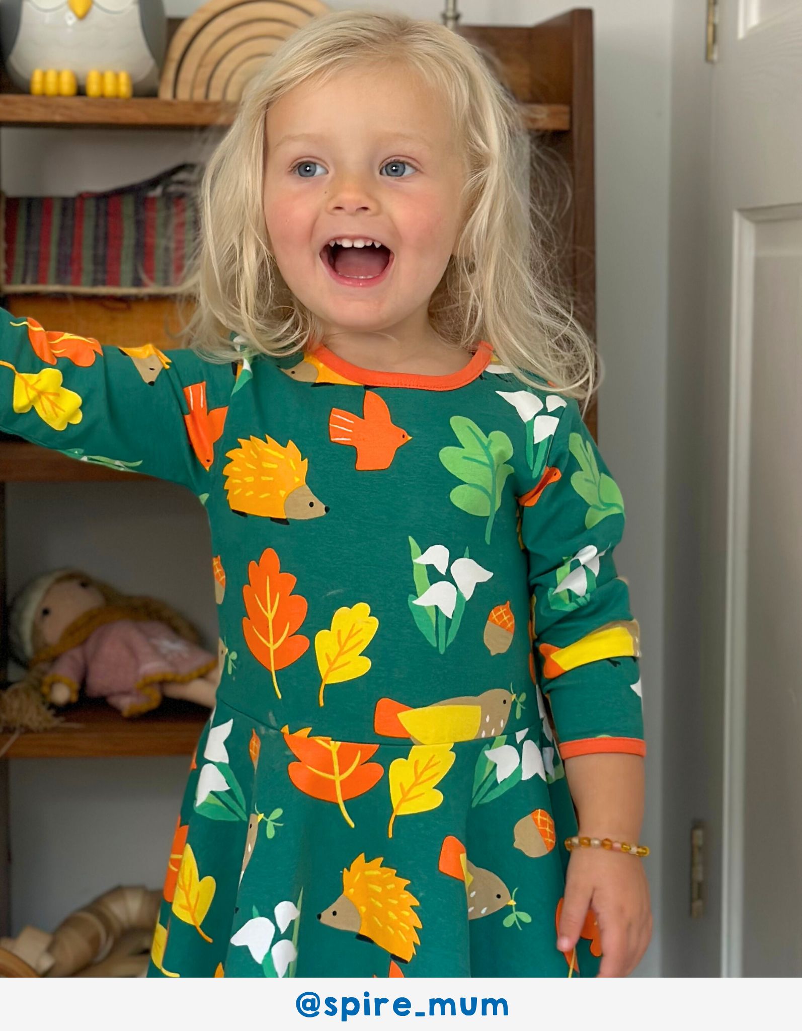 Toby Tiger Baumwollkleid mit Skater Schnitt und Herbst Motiv