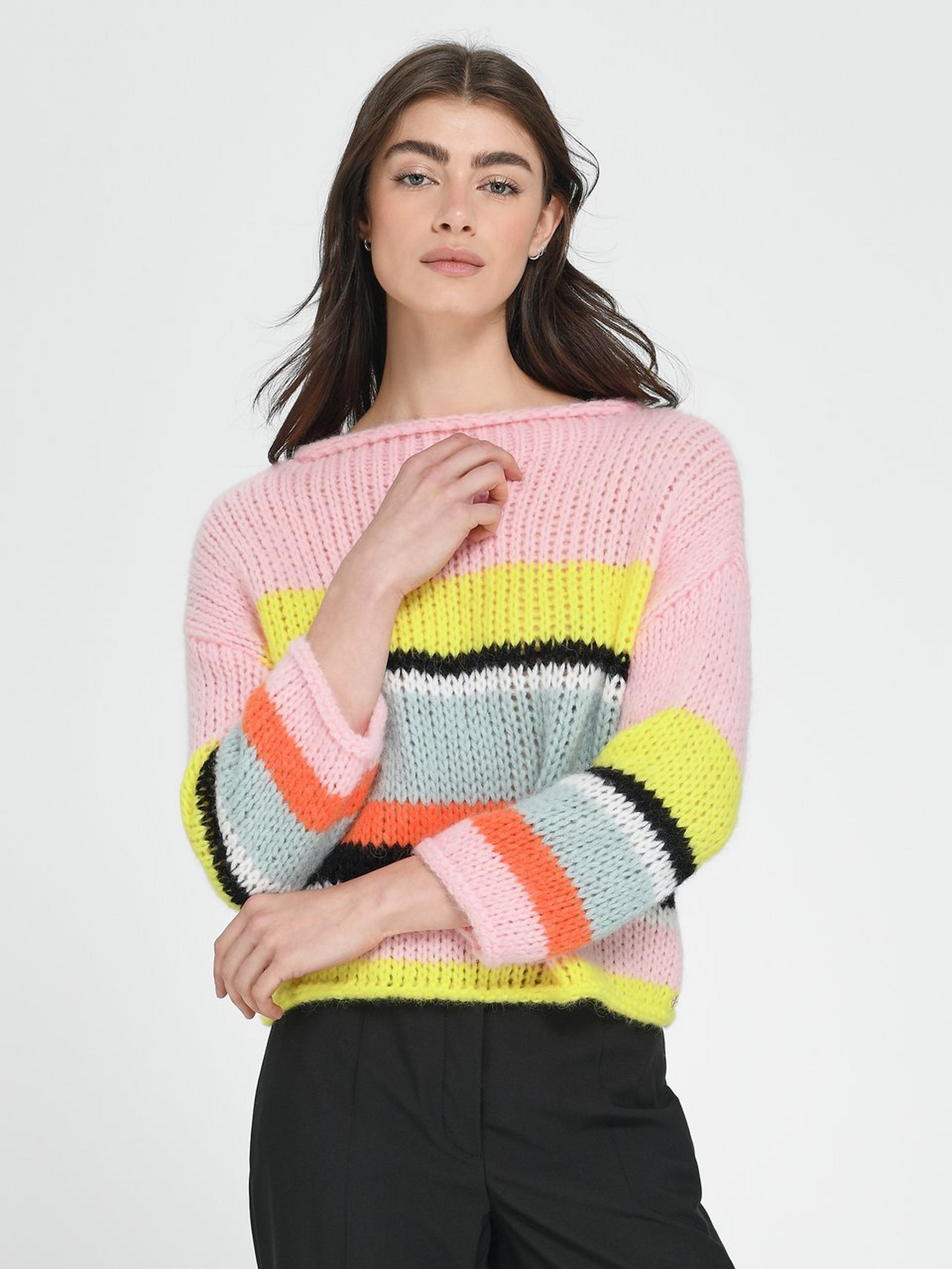 Pullover mit U-Boot-­Ausschnitt