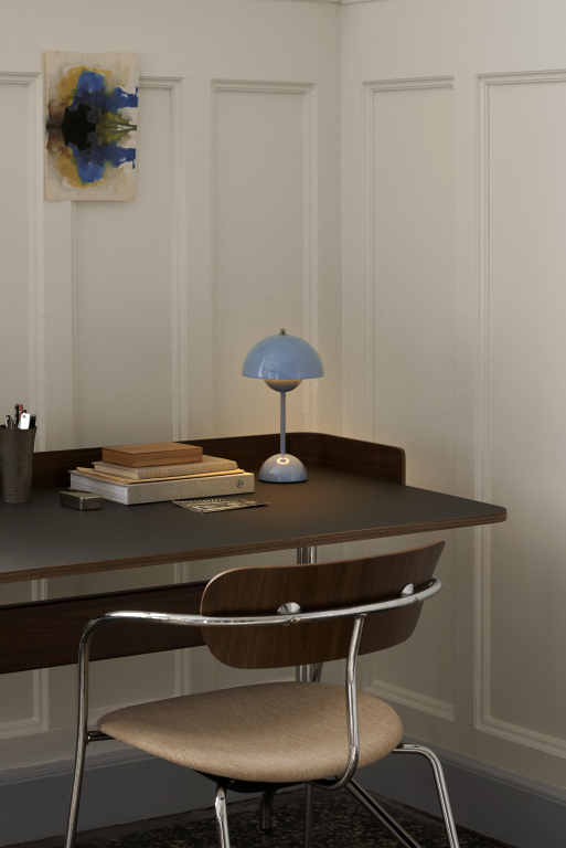 &tradition Pavilion AV17 bureau mushroom