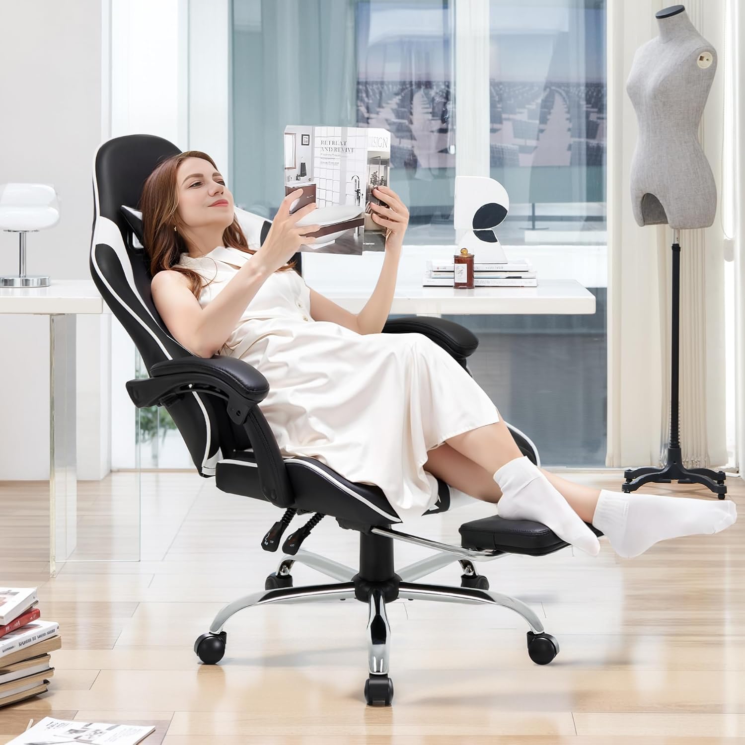 COLAMY Gaming Stuhl, Computer Stuhl mit Fußstütze und Lendenwirbelstütze, höhenverstellbarer Gaming Chair mit 360°-Drehsitz und Kopfstütze, Video Gamer PC Stuhl, Ergonomische hohe Rückenlehne, Weiß