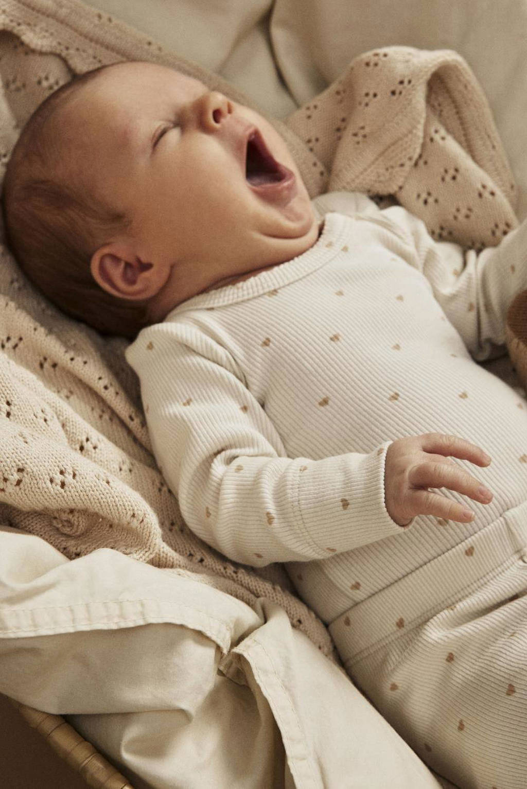 LIL' ATELIER baby regular fit broek NBFGAGO met hartjes ecru/roze