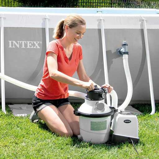 Sistema combinado Intex com filtro de areia e clorador de sal Eco 7 G/h - 32000 L