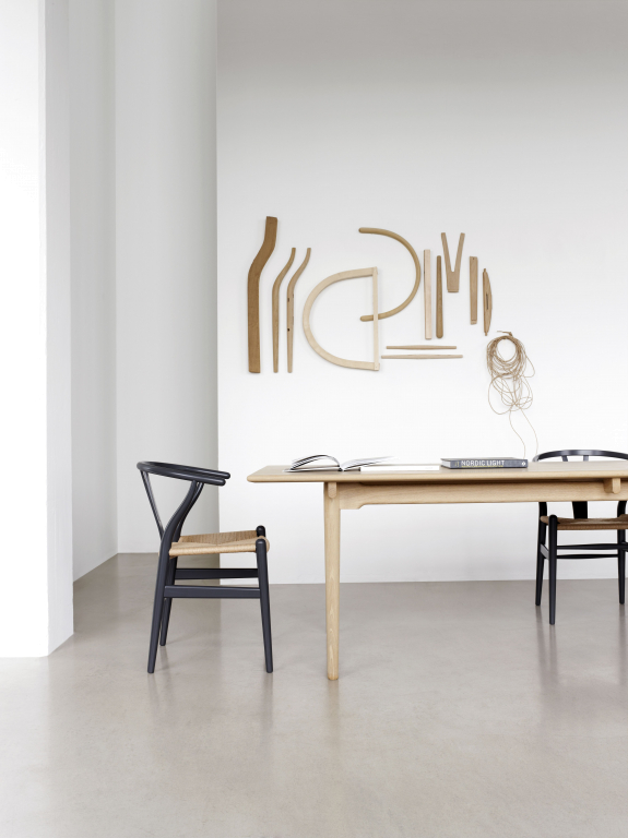 Carl Hansen & Son CH327 uitschuifbare tafel 248x95 geolied eiken