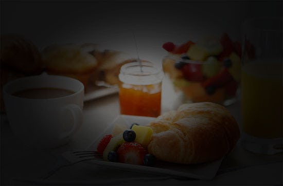Breakfast in the Dark für 2 – Schenke Jochen Schweizer Erlebnisse