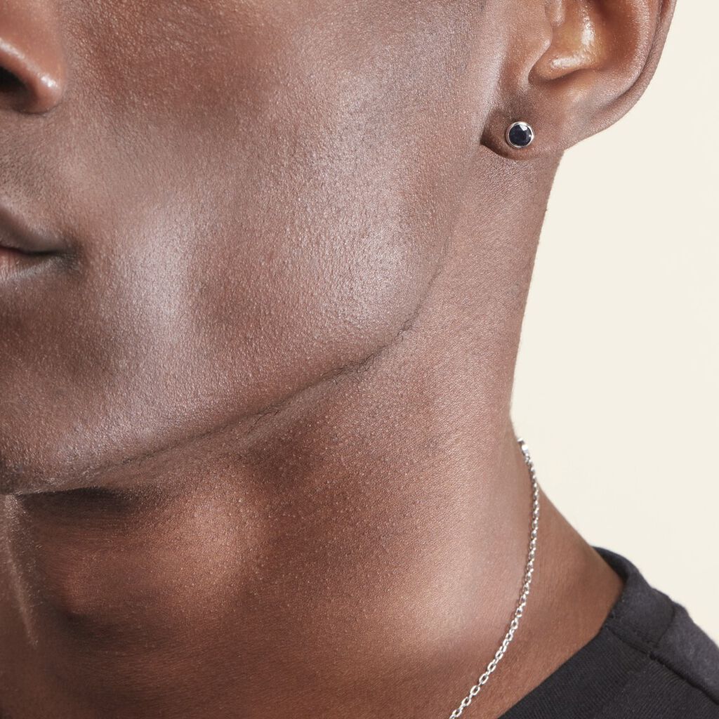 Boucles D'oreilles Puces Edy Serti Clos Or Blanc Saphir