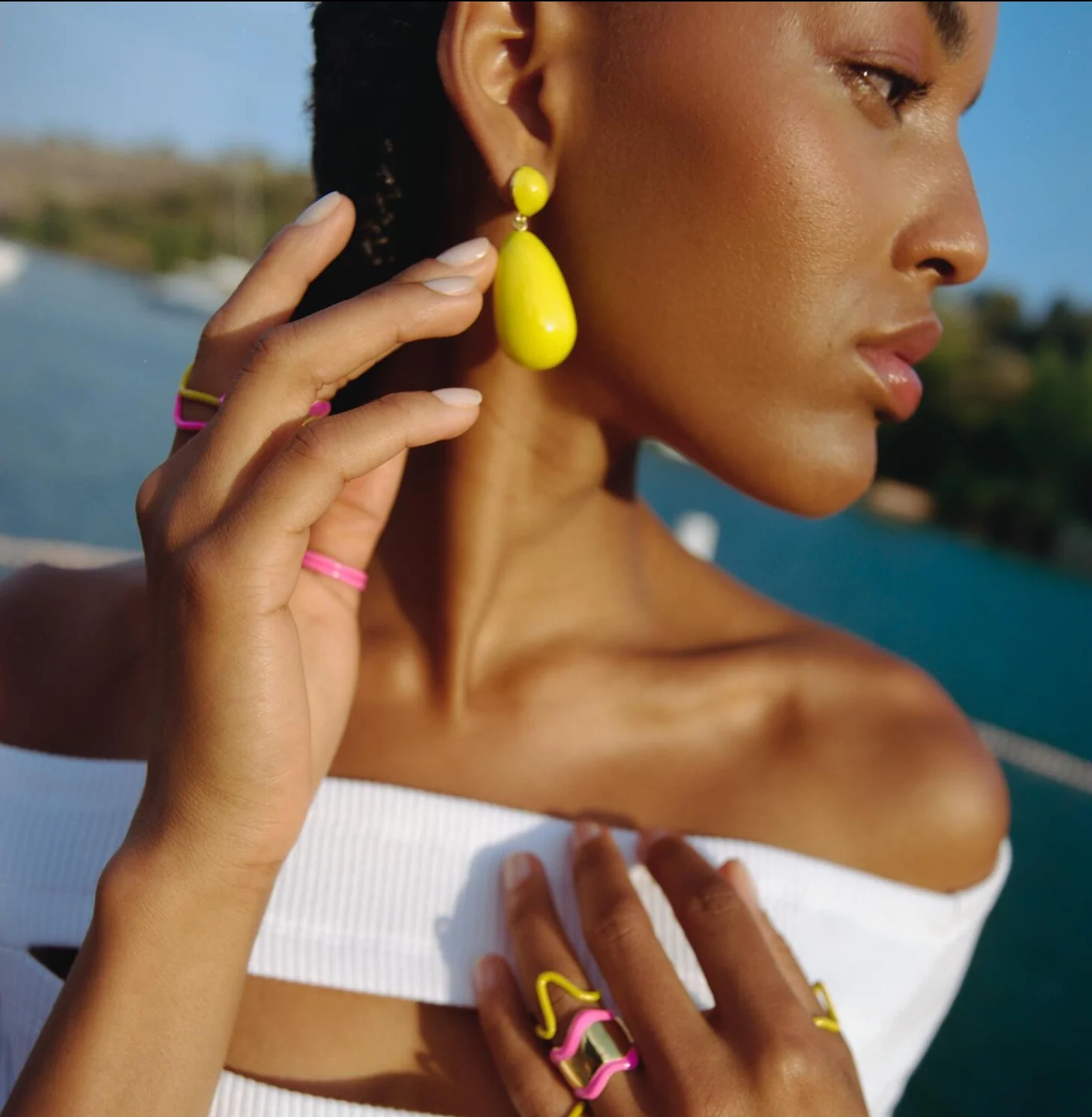 Eshvi  Drop øreringe - Neon Yellow