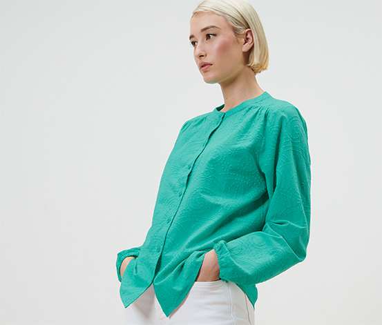 Bluse mit Stickerei