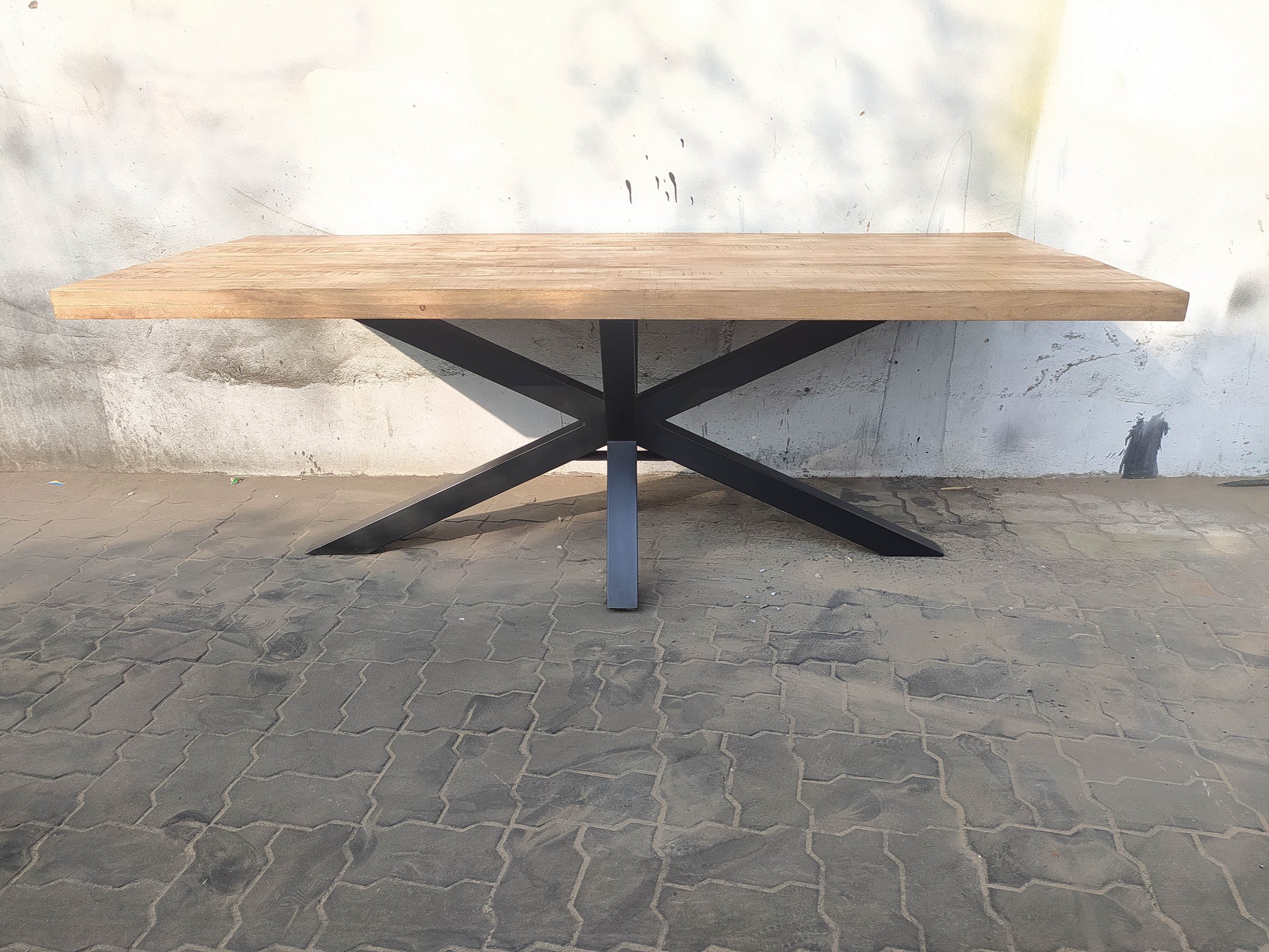 Tisch 'Timmersdorf', Mangoholz und Eisen, natur, schwarz, B 220 cm, L 100 cm, H 77 cm von fischer's lagerhaus