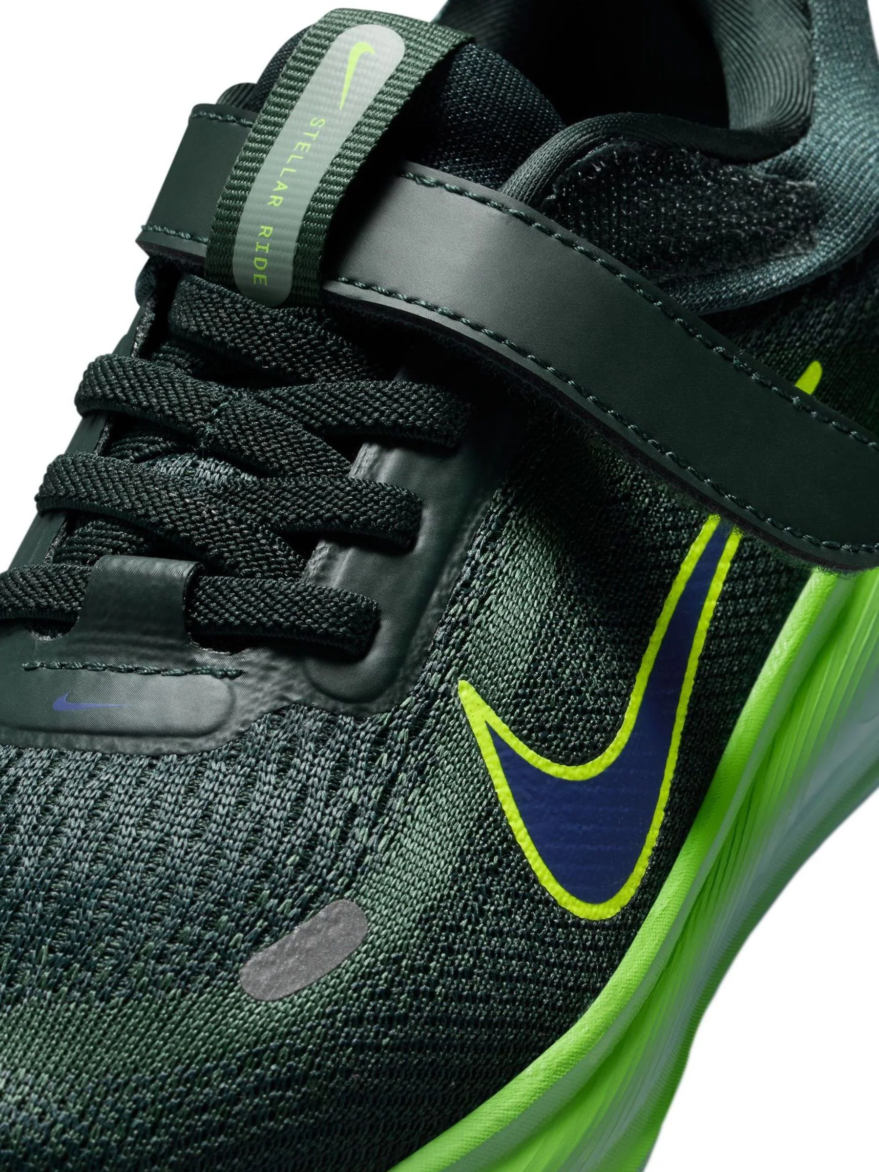Seaweed Green - Nike Junior Stellar Ride Trainers