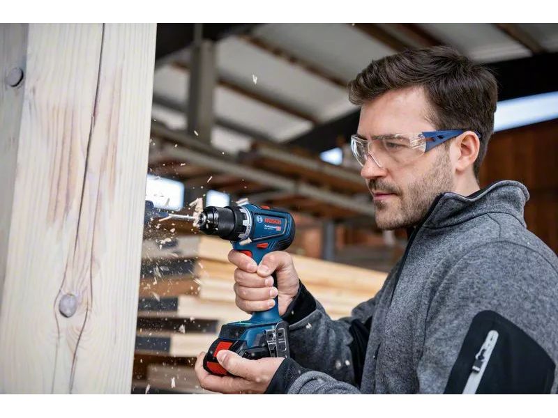 Bosch Professional Akku-Bohrschrauber GSR 18 V-90 C Leistungsstarker Akku-Bohrschrauber mit kompakter Kopflänge und perfekter Werkzeugkontrolle