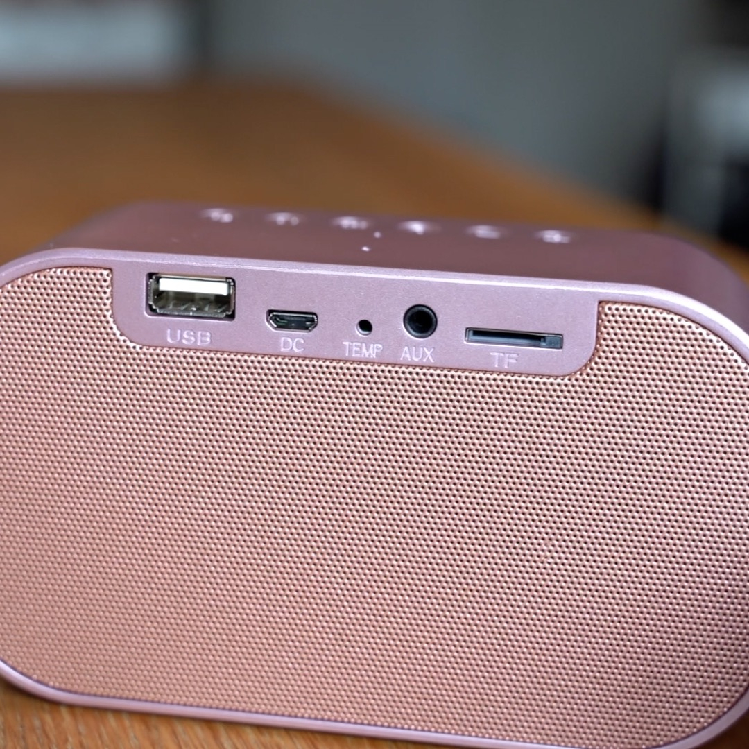 Bluetooth 4.2 Radio Wecker Lautsprecher mit Thermometer USB / Micro SD / Aux-In   2200mAh Akku   USB Ladeport - Rosa