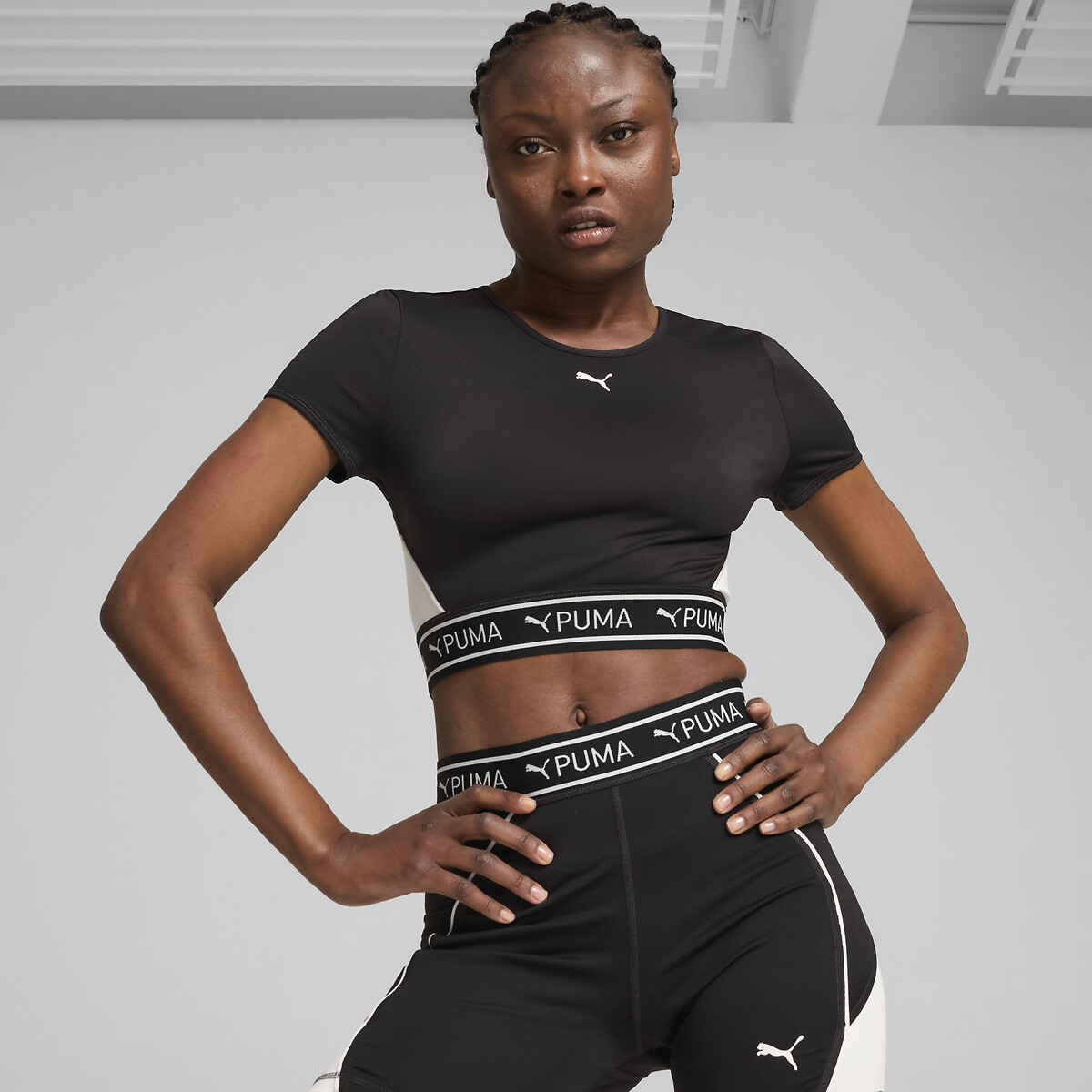 Camiseta PUMA com gola redonda e mangas curtas