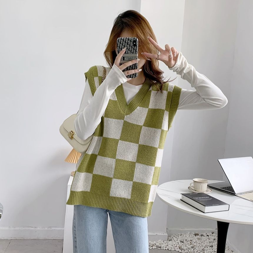 Rorah - V-hals geruit vest