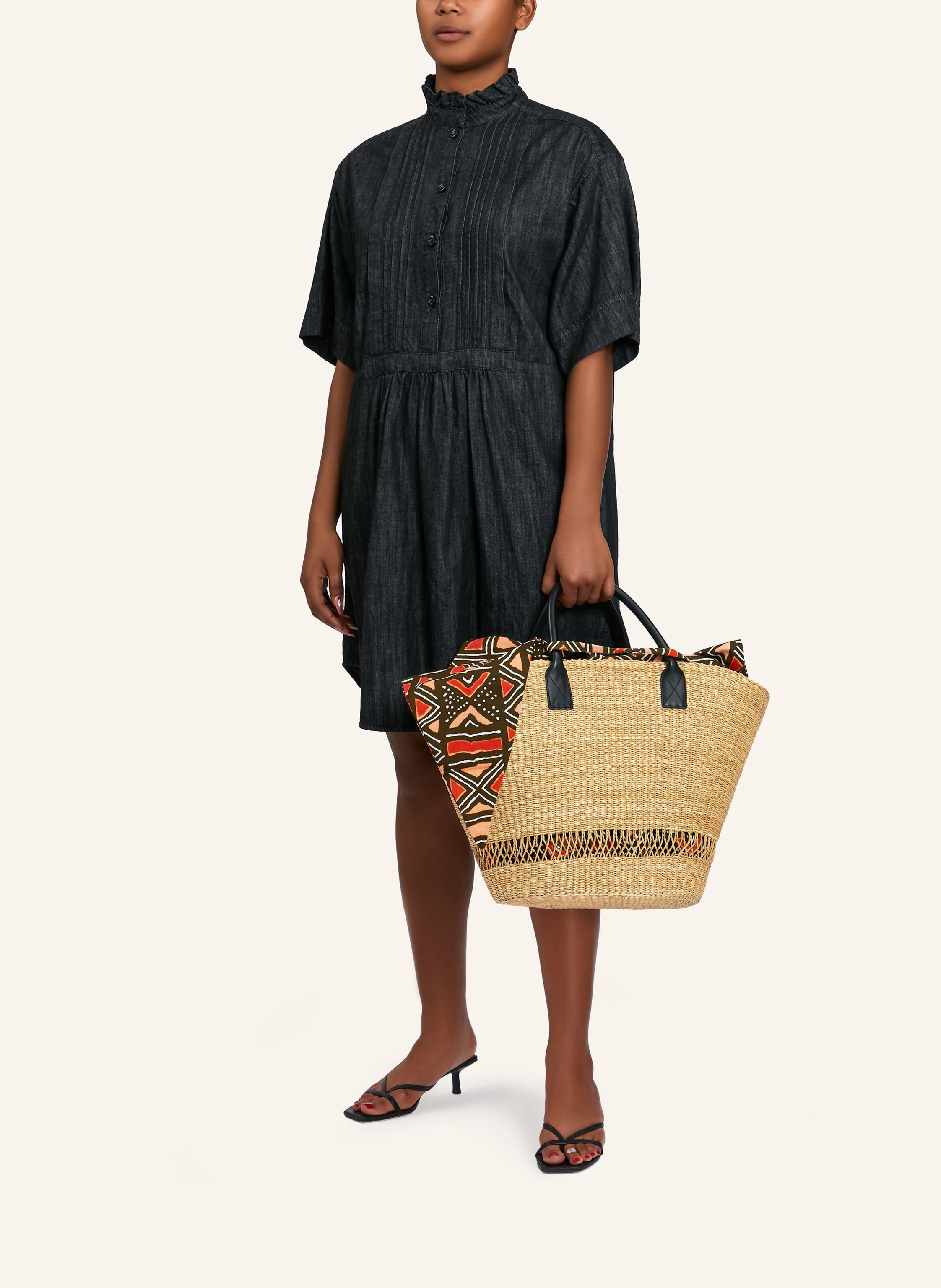 SUSU ACCRA Shopper EFIA WINDOW