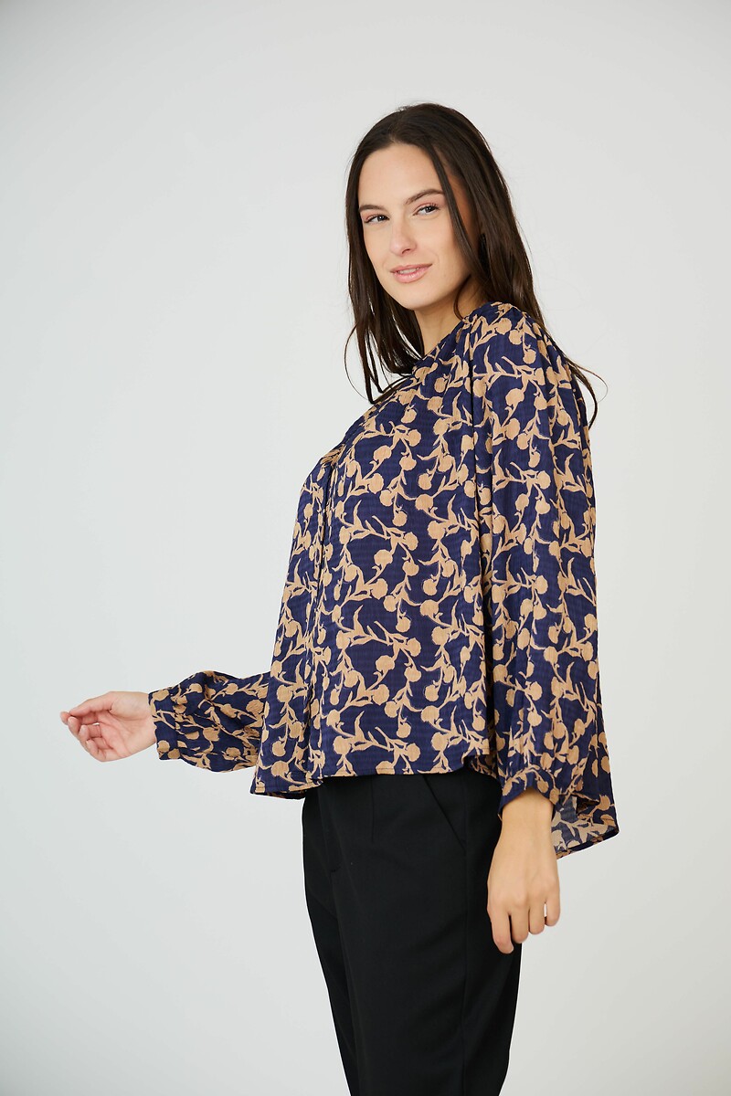 ATÉ BREVE<br>Blusa com decote em V