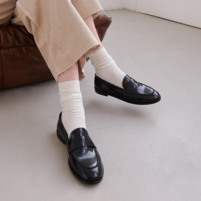 Mocassins à bouts ronds  en cuir glacé noir