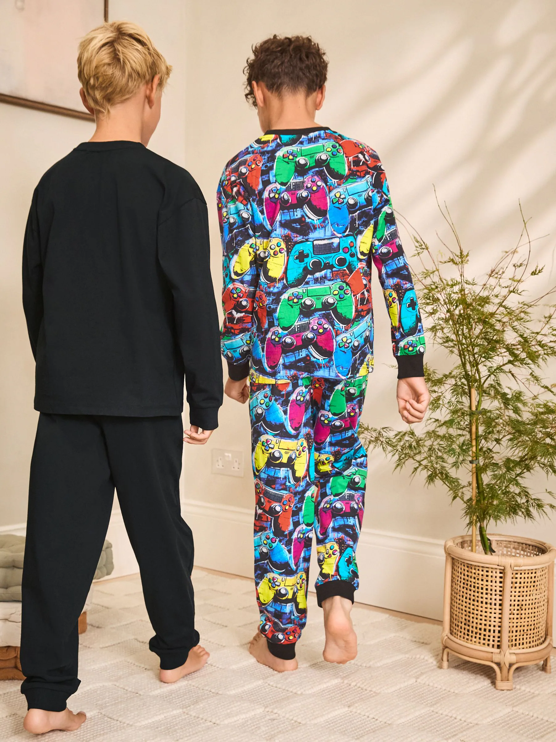 Meerkleurig gamer - Verpakking van 2 pyjama's met lange mouwen (3-16 jr)