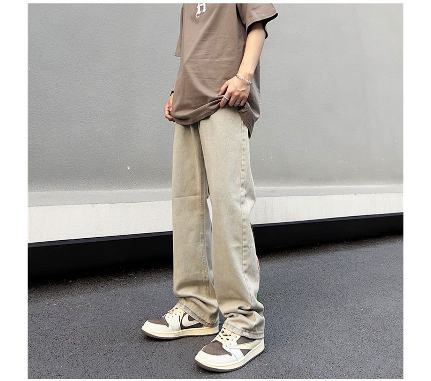 Whyessa - Hoge taille jeans met geborduurd hart en rechte pijpen