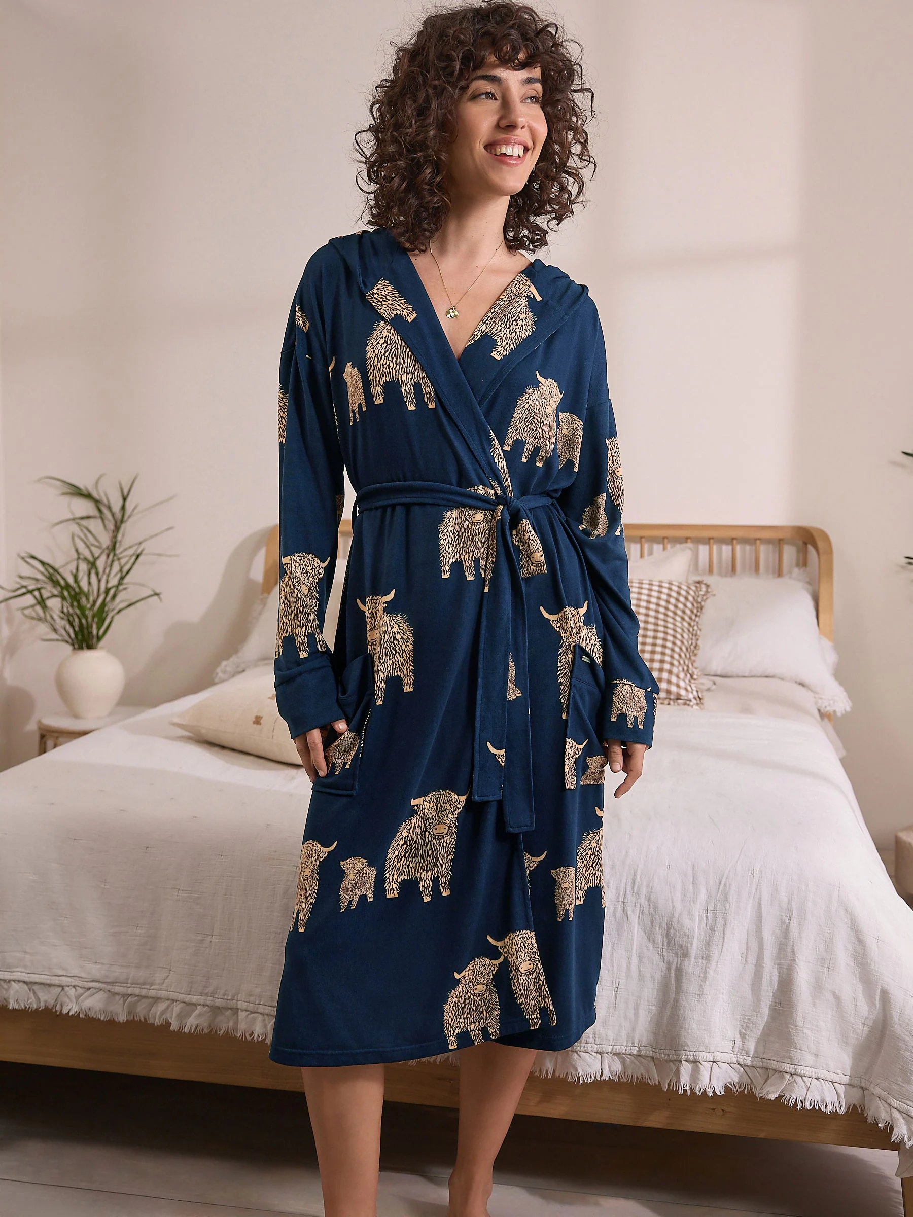 Navy Hamish The Highland Cow - Cosy Lightweight Dressing Gown
