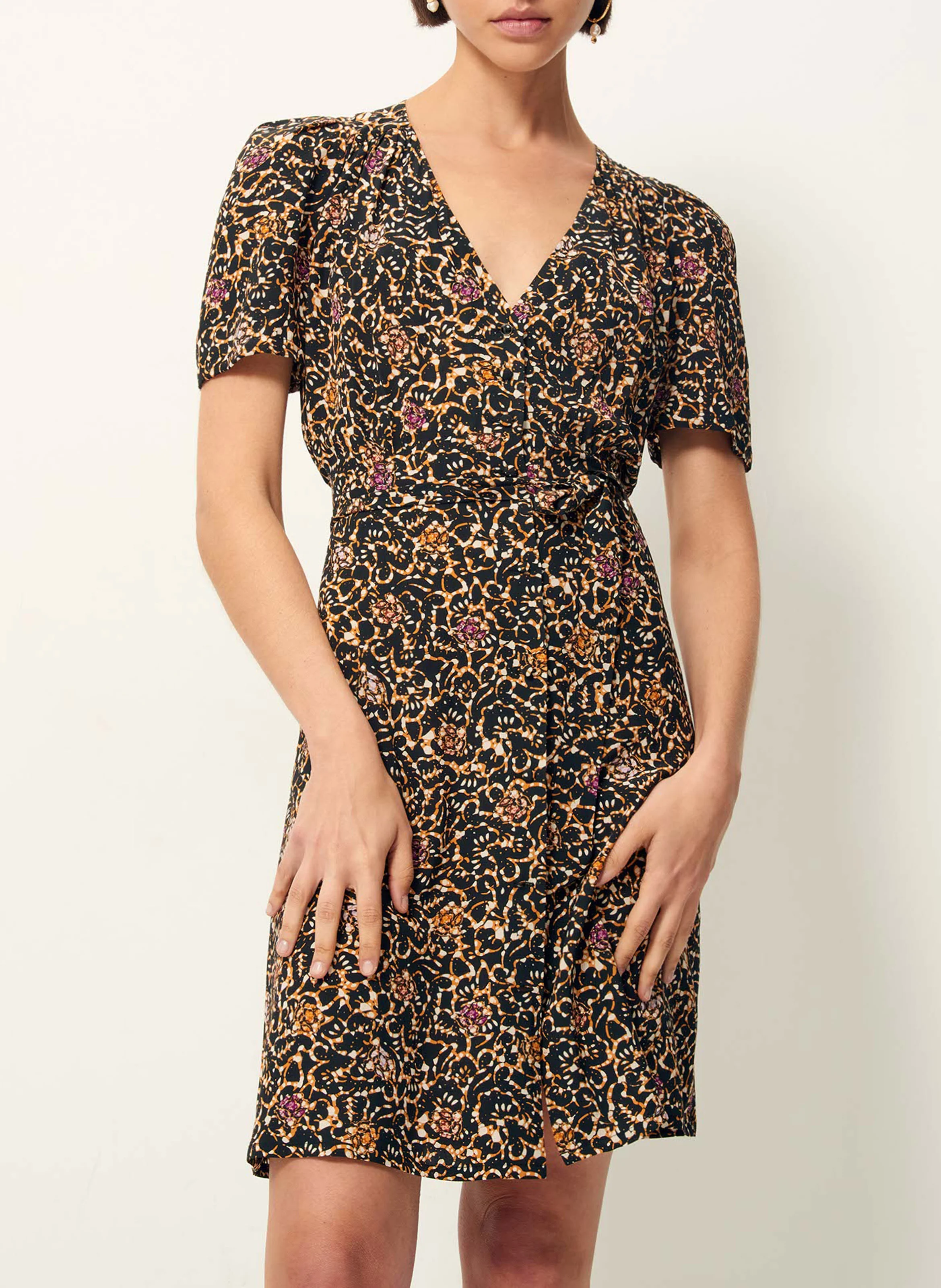 CLAUDIA - Robe cintrée col V imprimée | Marron