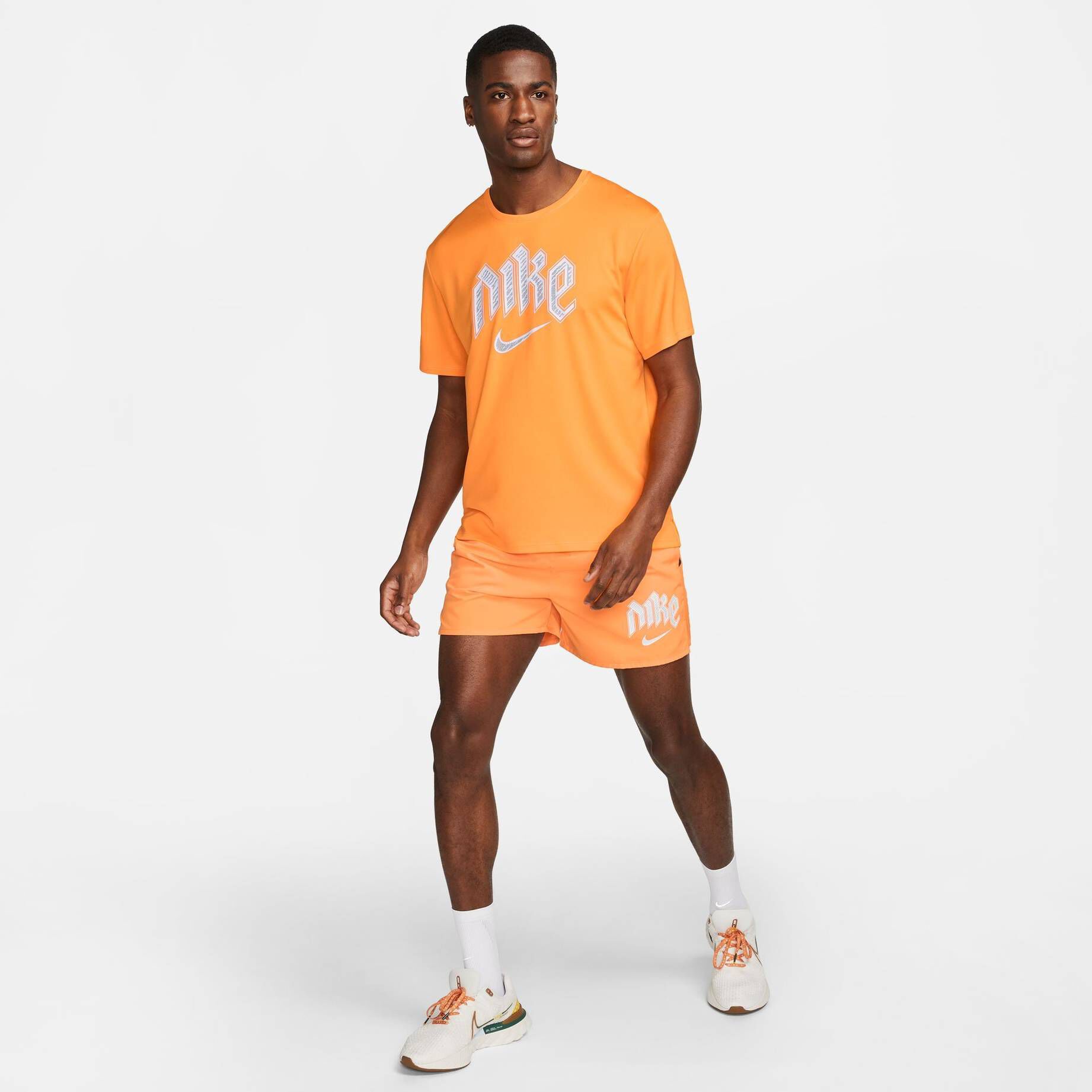 Nike| Herren T-Shirt DIVISION MILER
