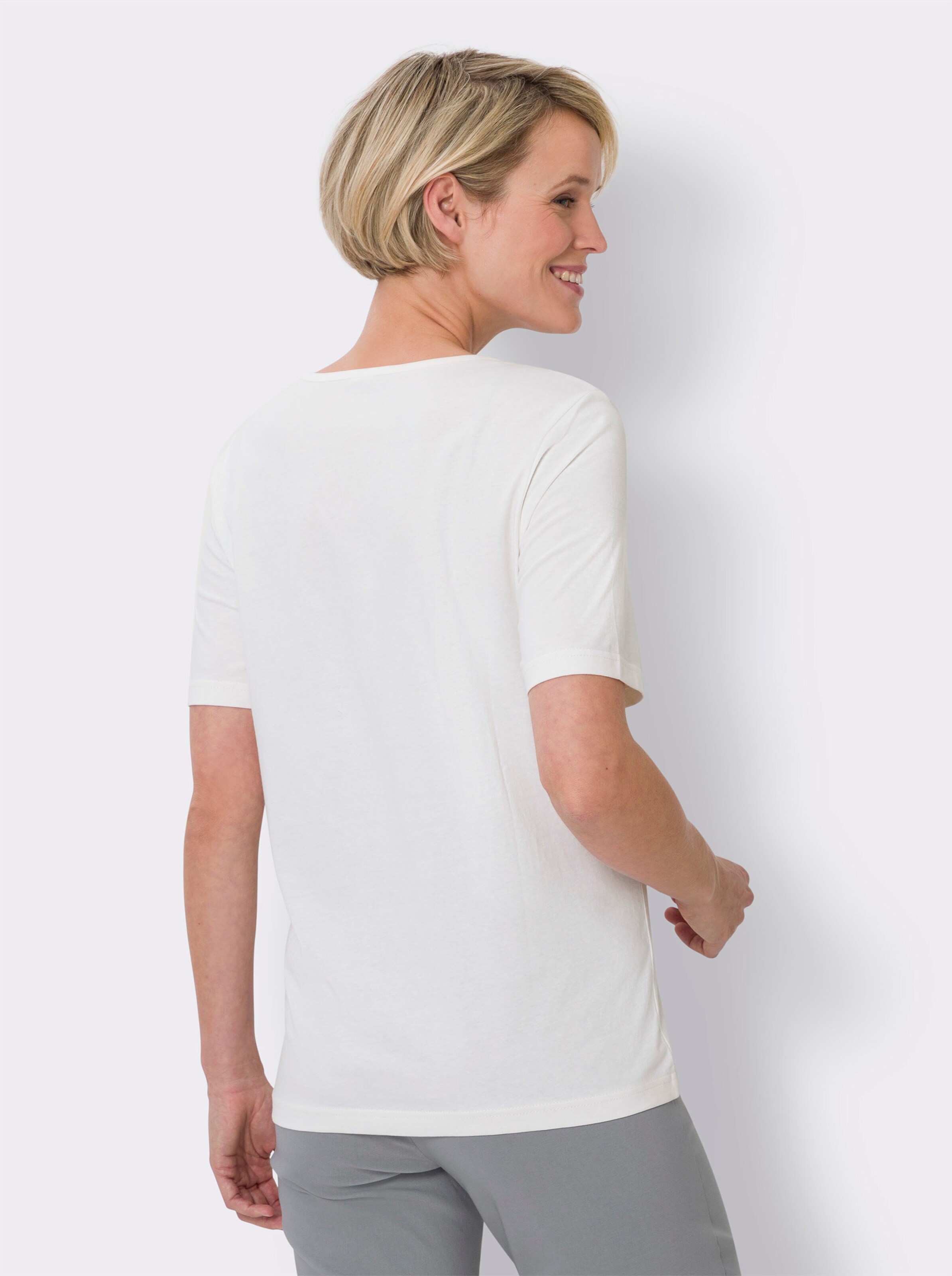 Kurzarmshirt mit platziertem Druck im Vorderteil