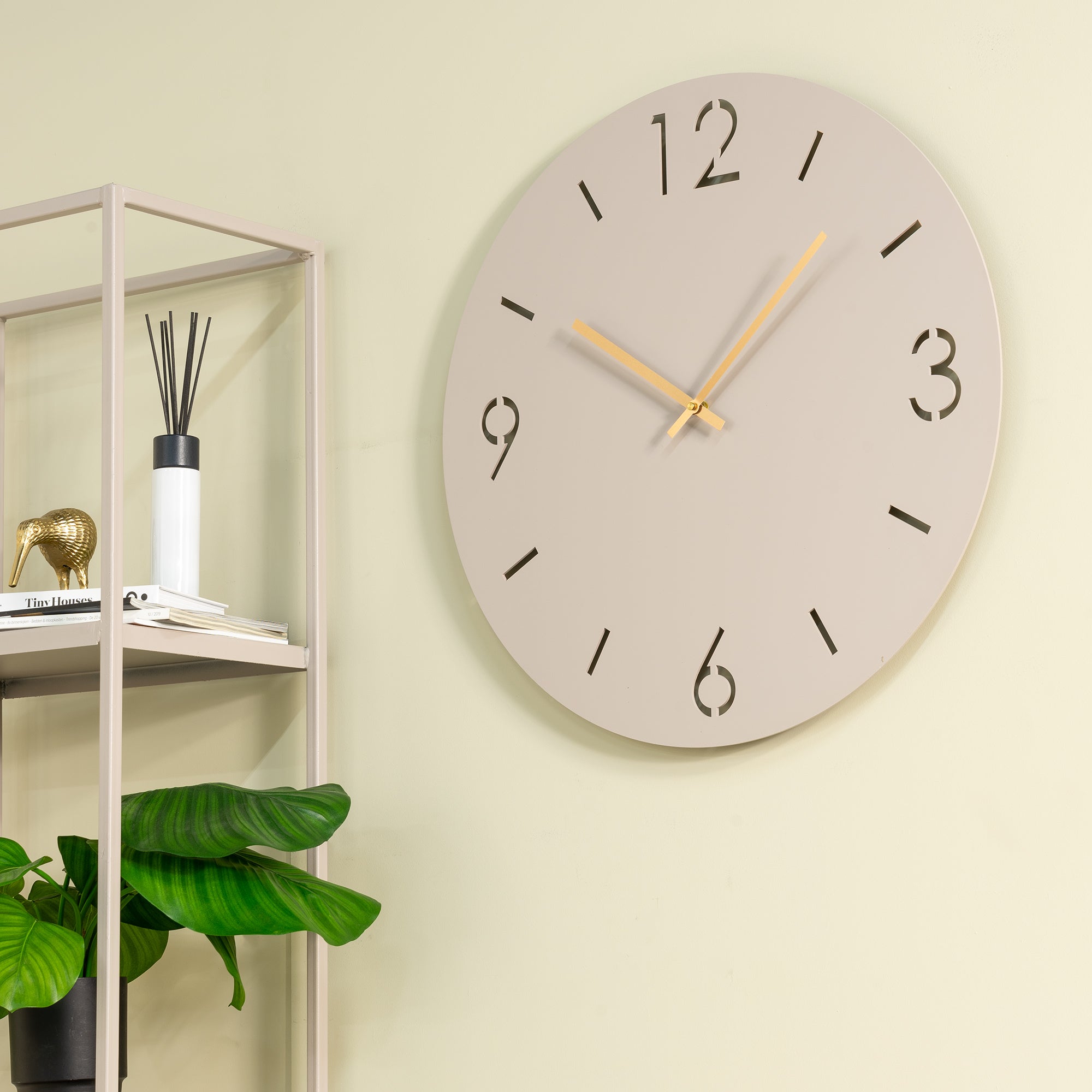 Spinder Design Time Wandklok Ã 60 cm - Silky Taupe