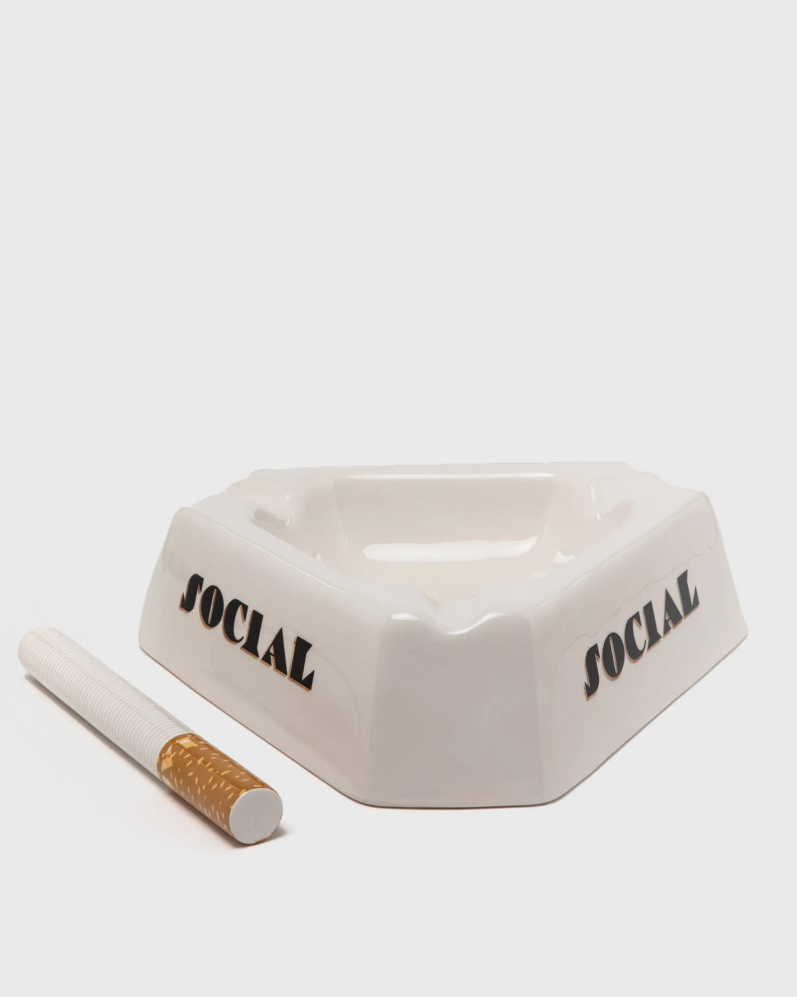 Seletti CENTREPIECE IN PORCELAIN - SOCIAL SMOKER-DIESEL LIVING