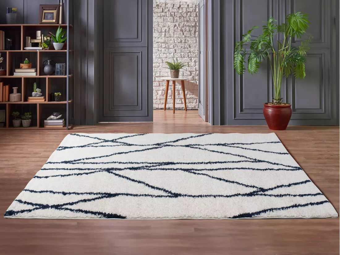 Tapis shaggy berbère lignes asymétriques - 160 x 230 cm - Blanc et bleu nuit - BARDIO