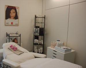 Verschenke eine Manicure und Pedicure in Erlinsbach
