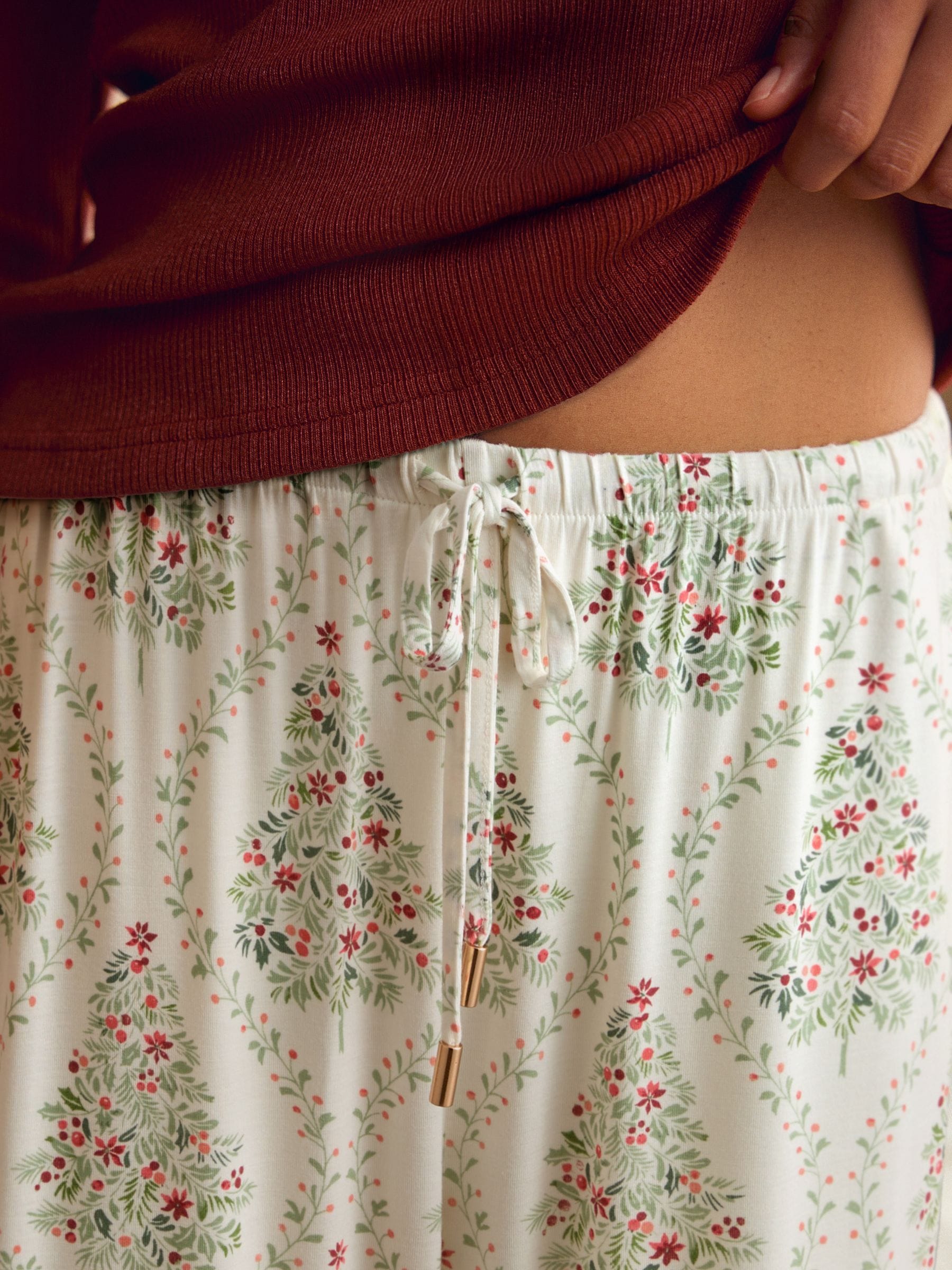 Laura Ashley Top met lange mouwen en kanten ribbels en Frestwick Glade Feestelijke Kerstmis Pyjama's