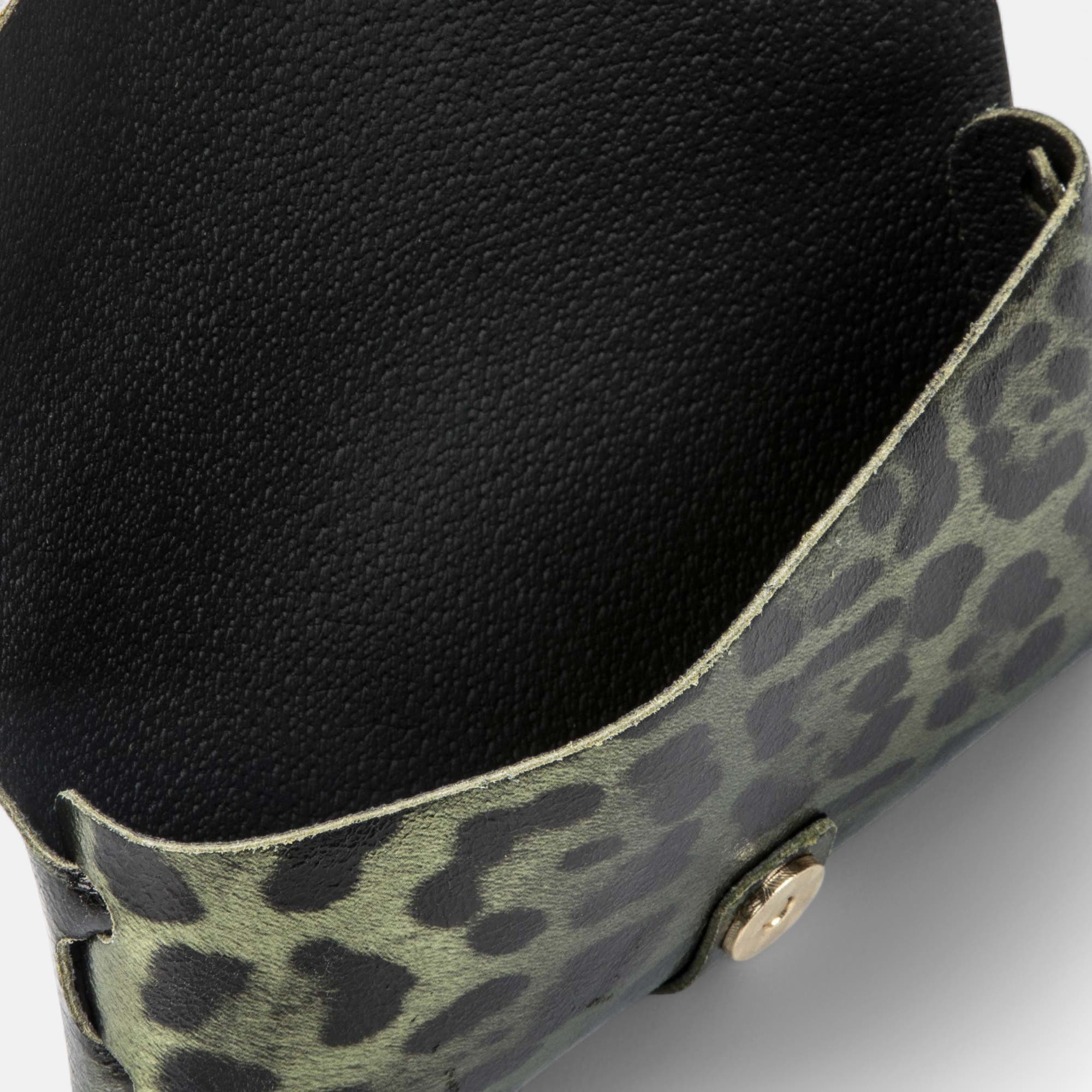 Petite maroquinerie en cuir kaki