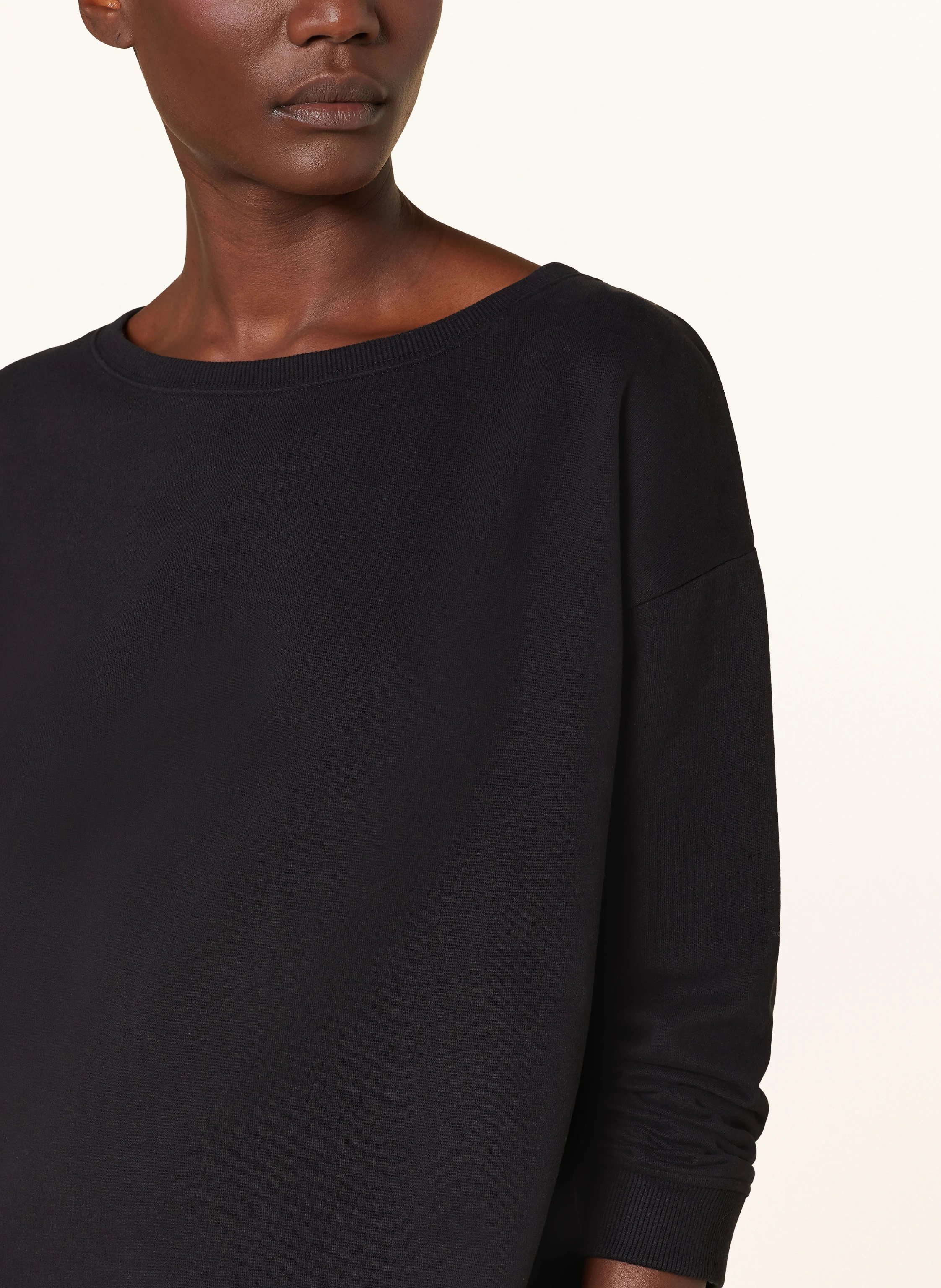Juvia Oversized-Sweatshirt SINA