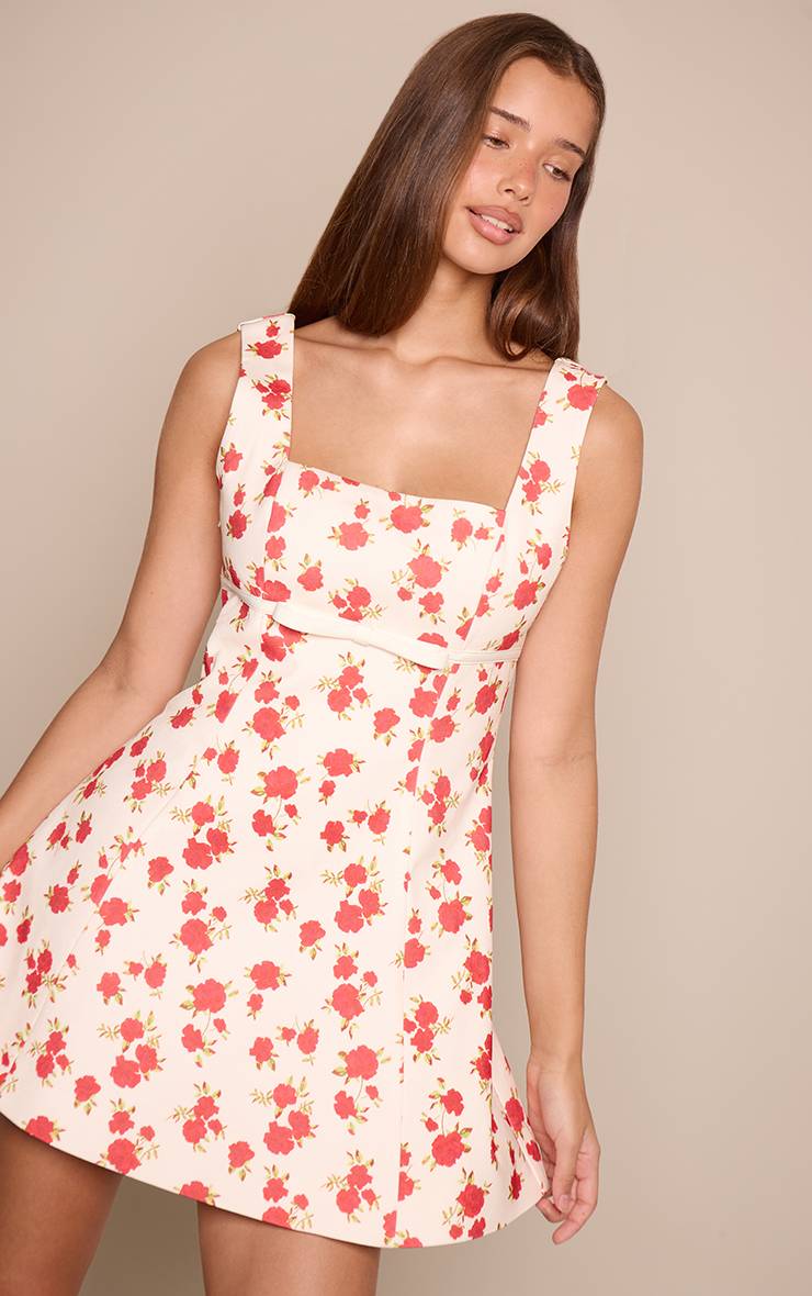 Cream Floral Robe Droite Premium En Tissu Tissé Avec Détail Ceinture