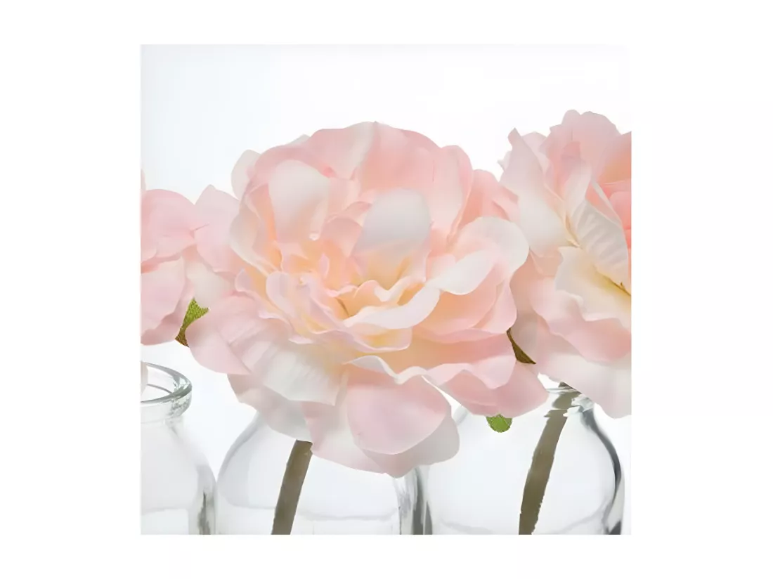 Composition artificielle de 3 Roses dans 3 Vases en verre liés par une corde