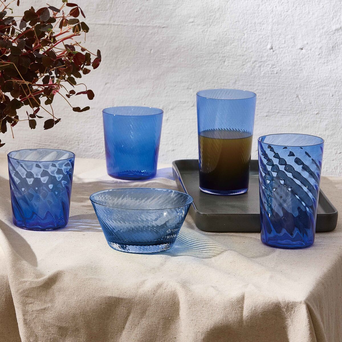 RAW Unique Swirl highballglass 45 cl, mørkeblå