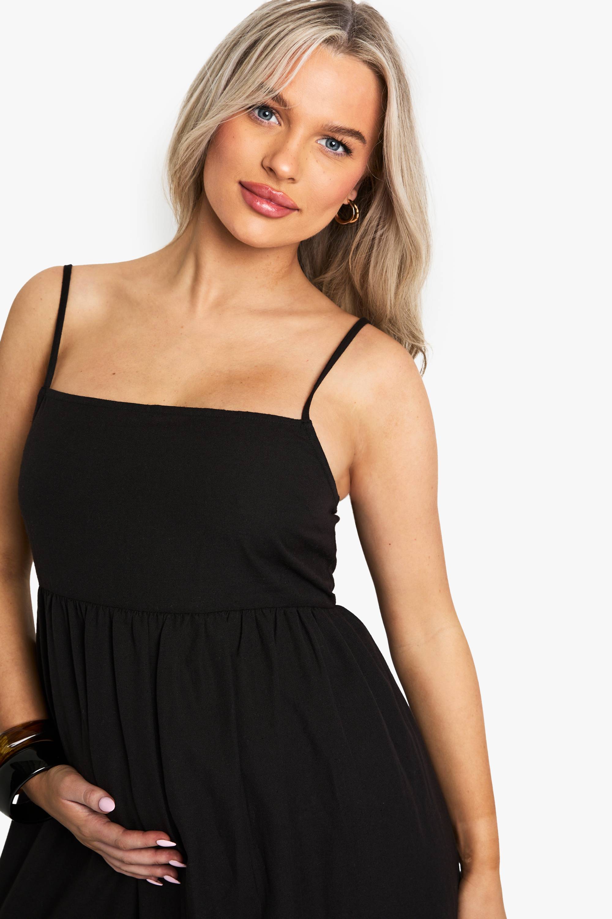 boohoo Robe Maxi À Bretelles Étagée Aspect Lin De Maternité