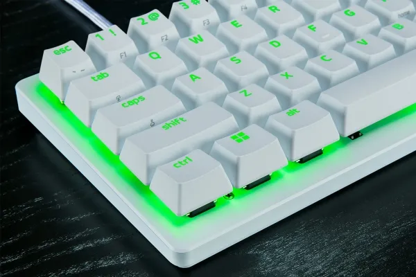 Razer Huntsman V3 Pro Tenkeyless - Tastatur - 80% - TKL - backlit - USB - QWERTY - USA - tastkontakt: Razer Analog Optical Switches (Gen-2) - hvid