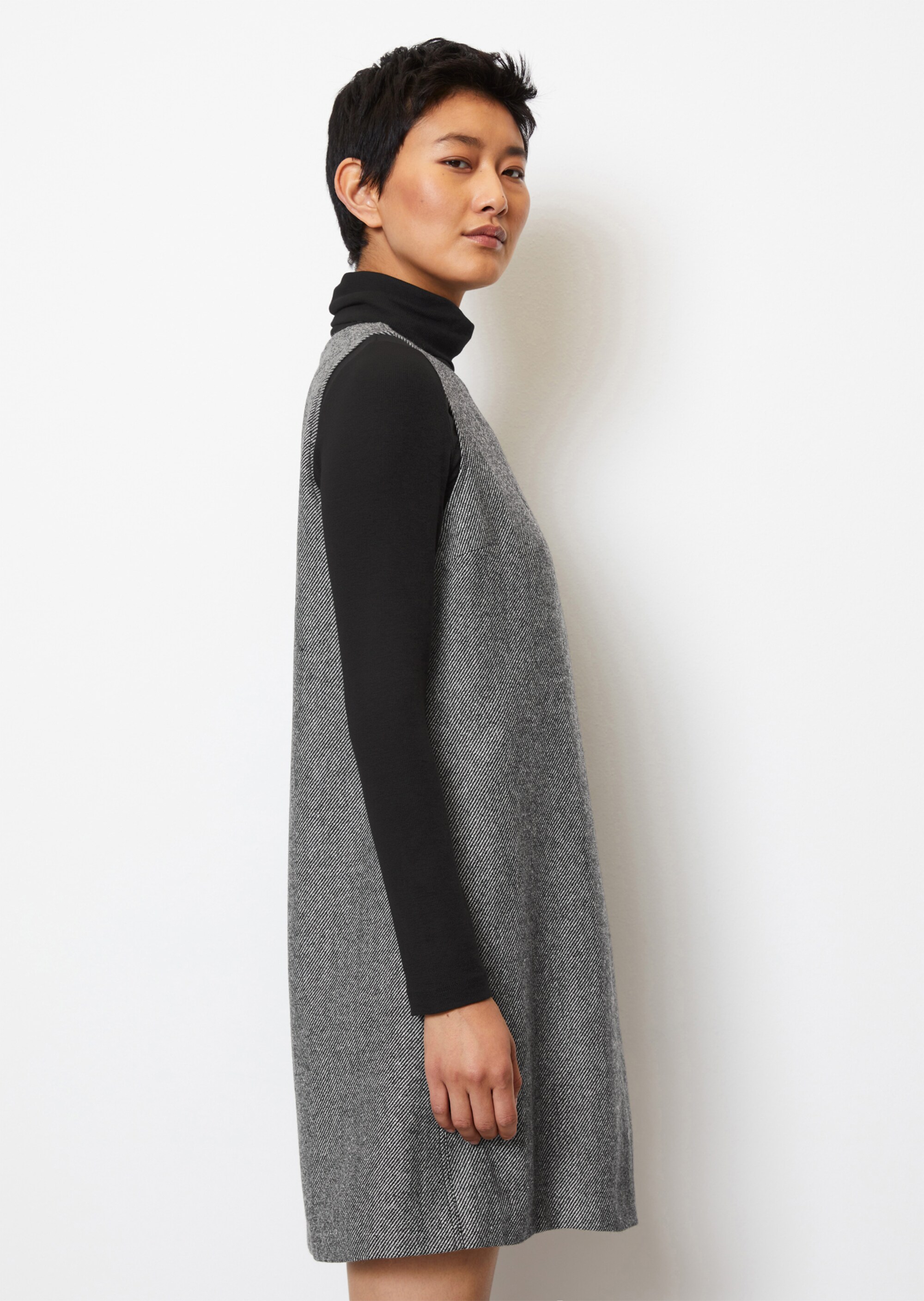 Ärmelloses Minikleid straightaus edlem Wolle-Mix