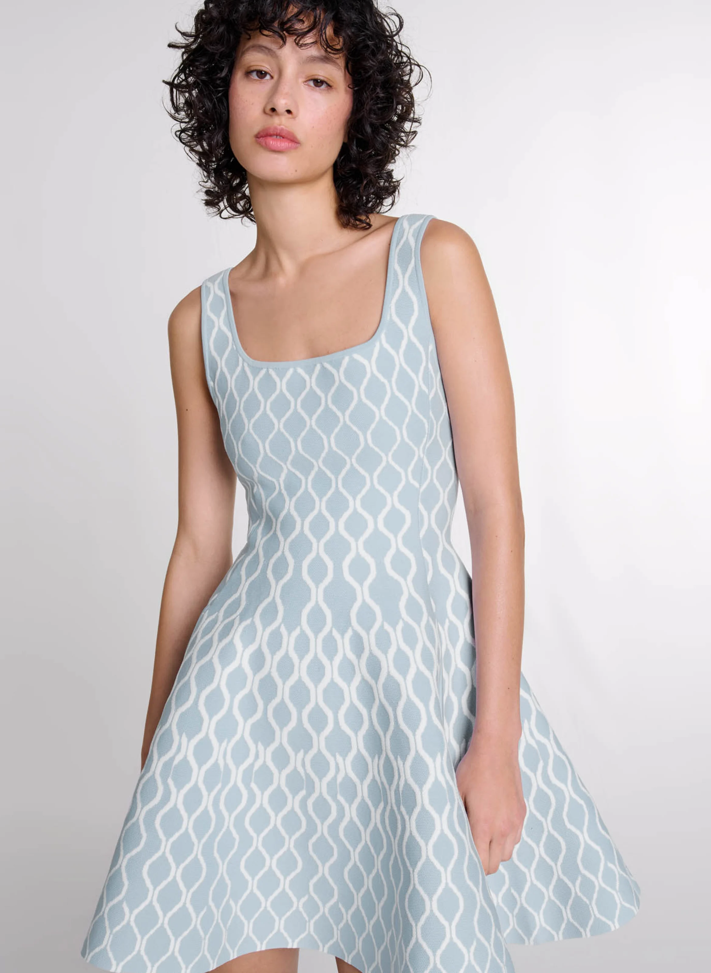 Robe courte col carré en maille jacquard | Bleu
